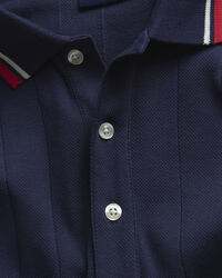 Kurzarm-Rugger mit Nadelzugdesign