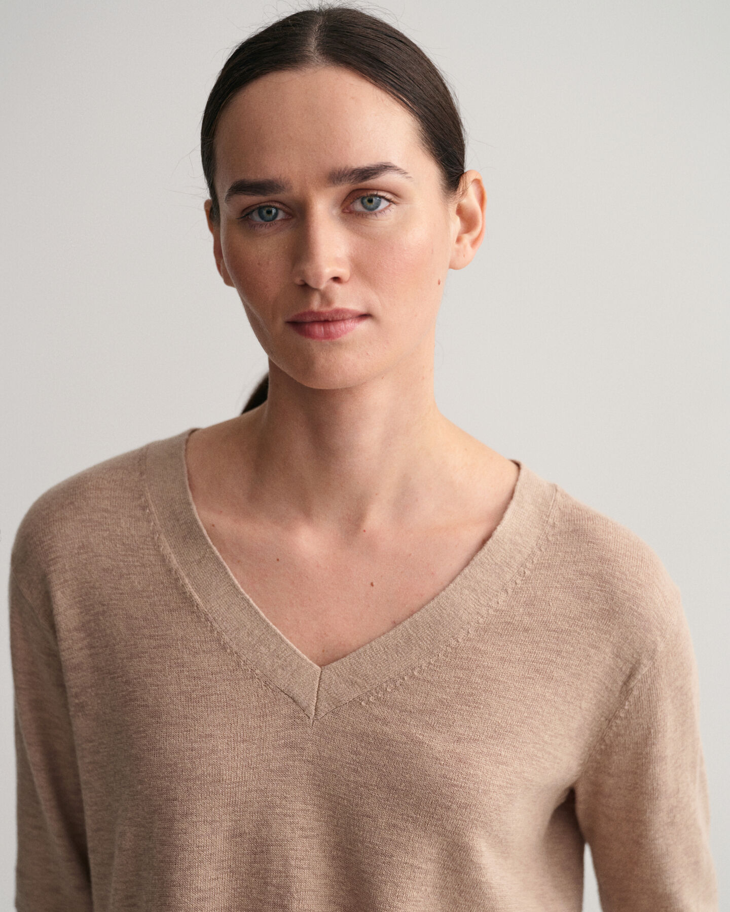 V-Neck Pullover aus Leinenmischgewebe