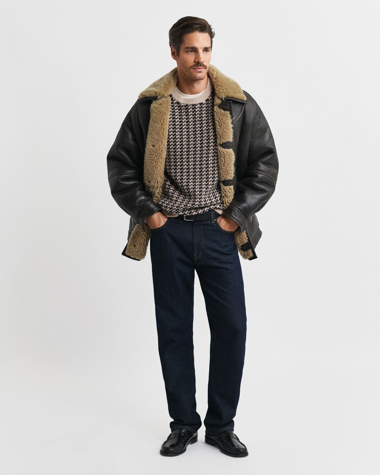 Zweifarbiger Rundhalspullover mit Struktur