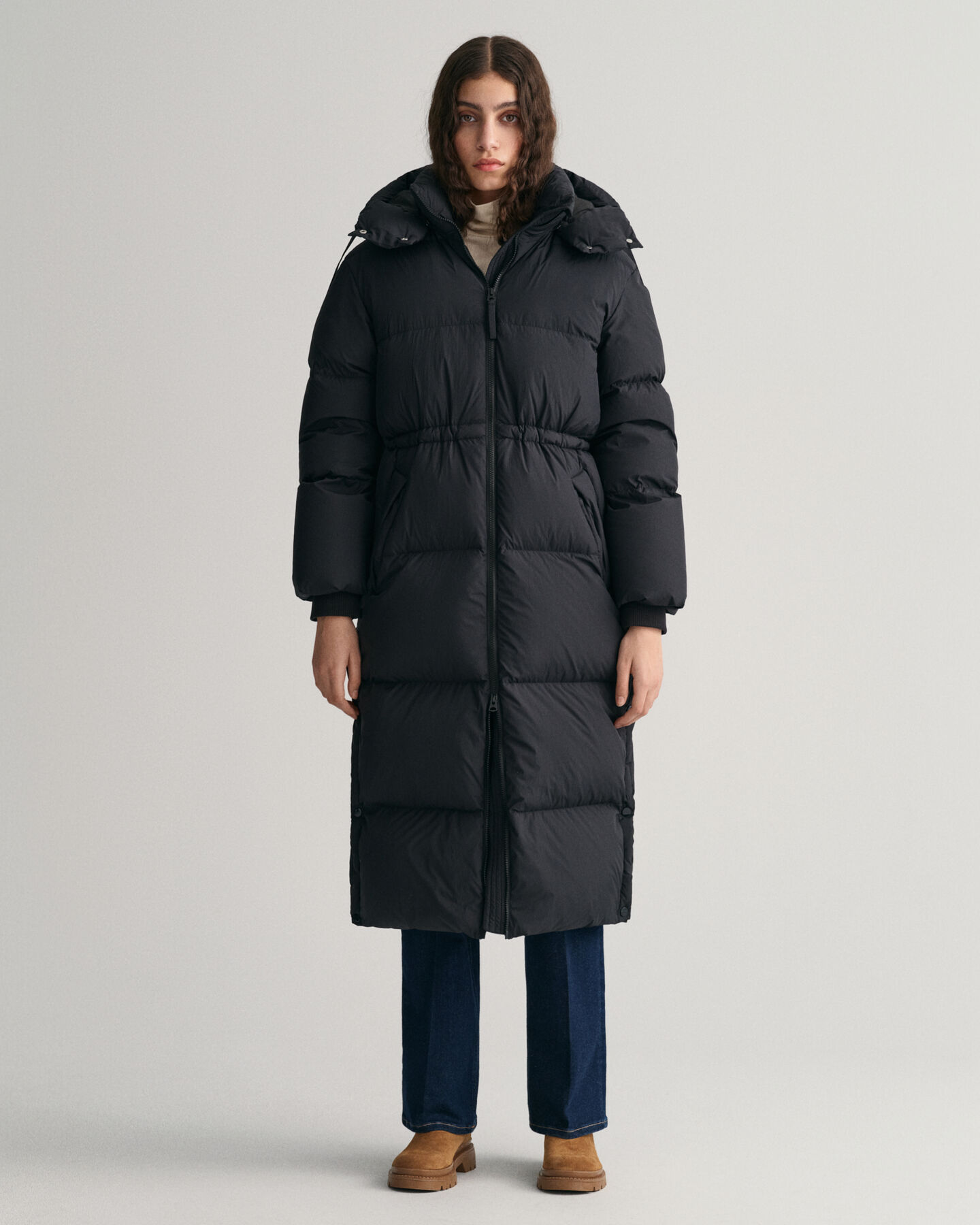 Langer Daunenmantel
