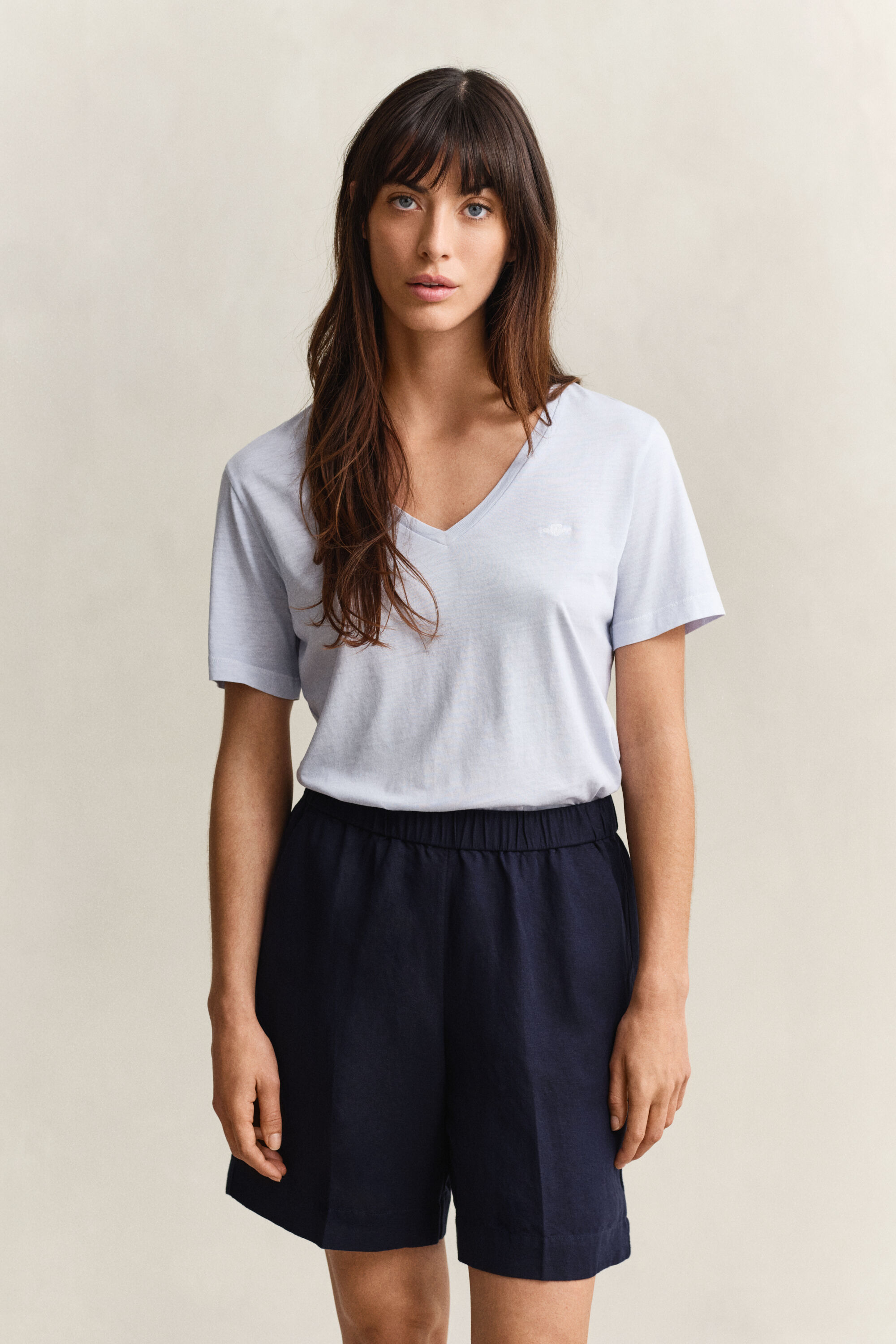 Gewaschenes Shield T-Shirt mit V-Ausschnitt