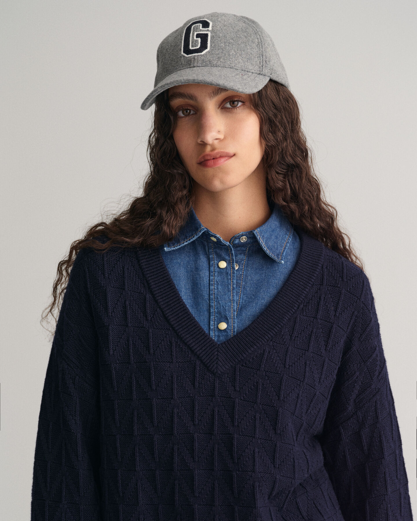 V-Neck Pullover mit Fischgr&auml;tmuster