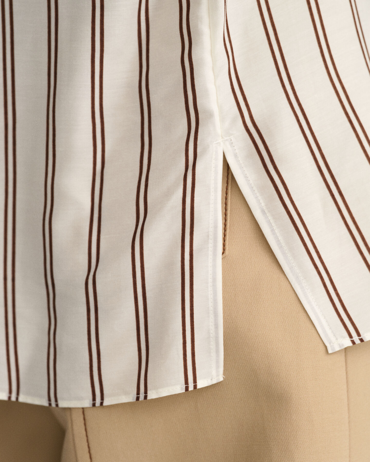 Gestreifte V-Neck Bluse