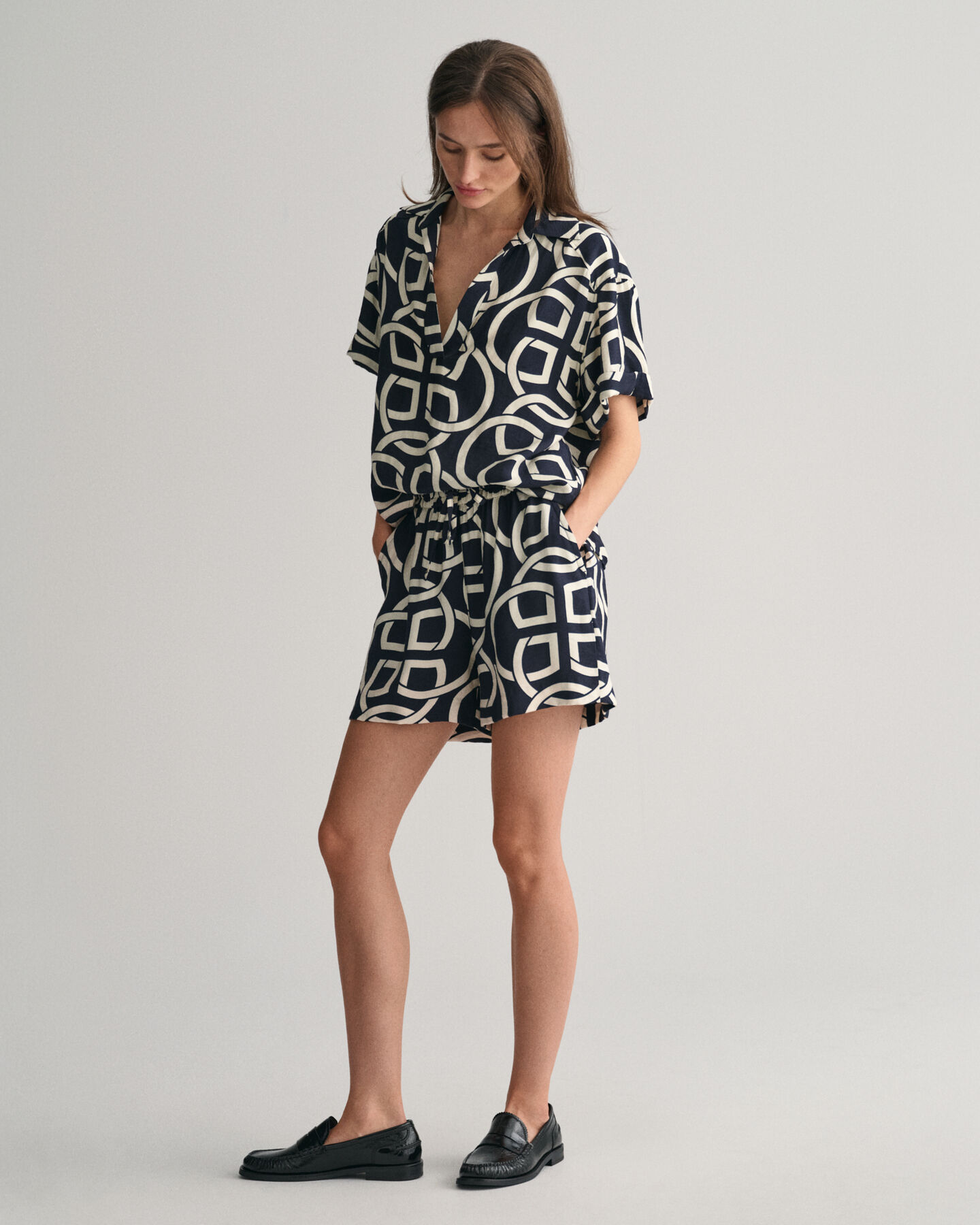 Relaxed Fit Monogram Pull-On Shorts mit Print