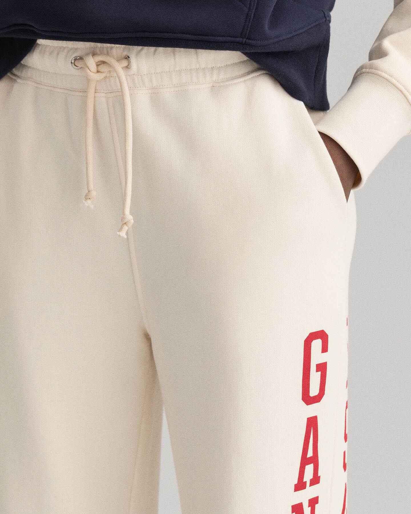 Retro Shield Sweathose