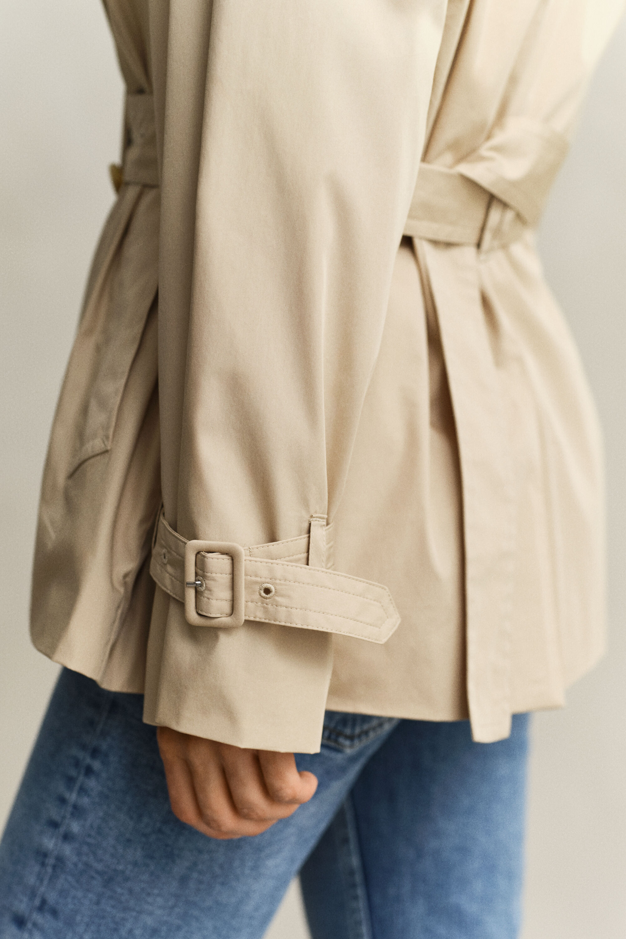 Lightweight Short Trenchcoat