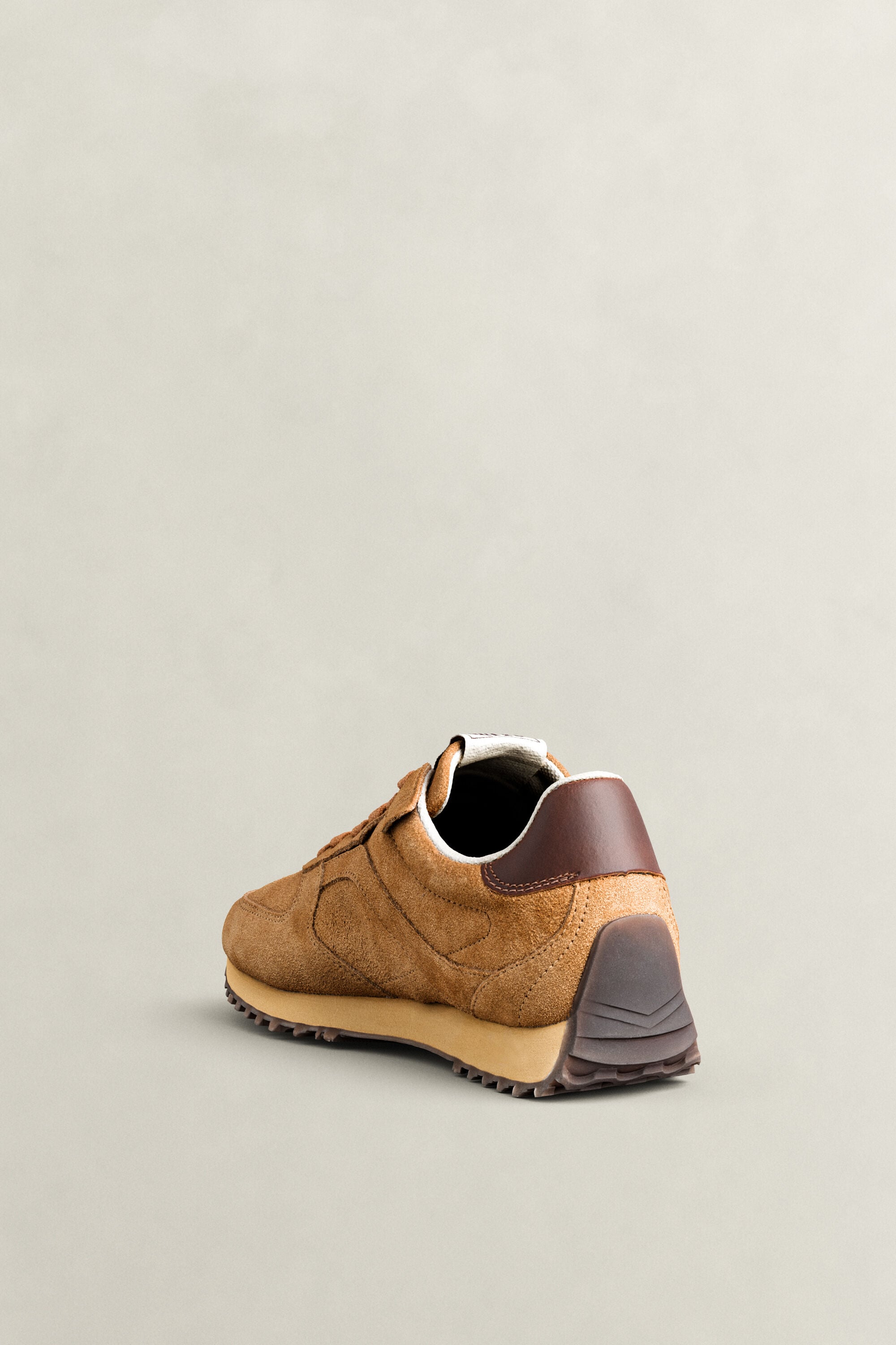 Beja Sneaker aus Veloursleder