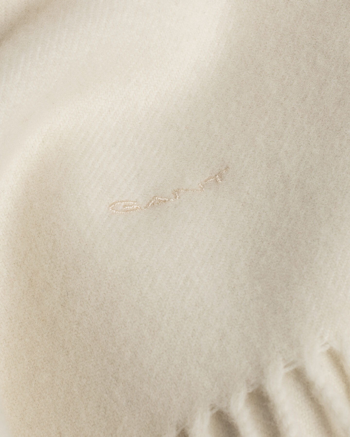 Einfarbiger Wollschal