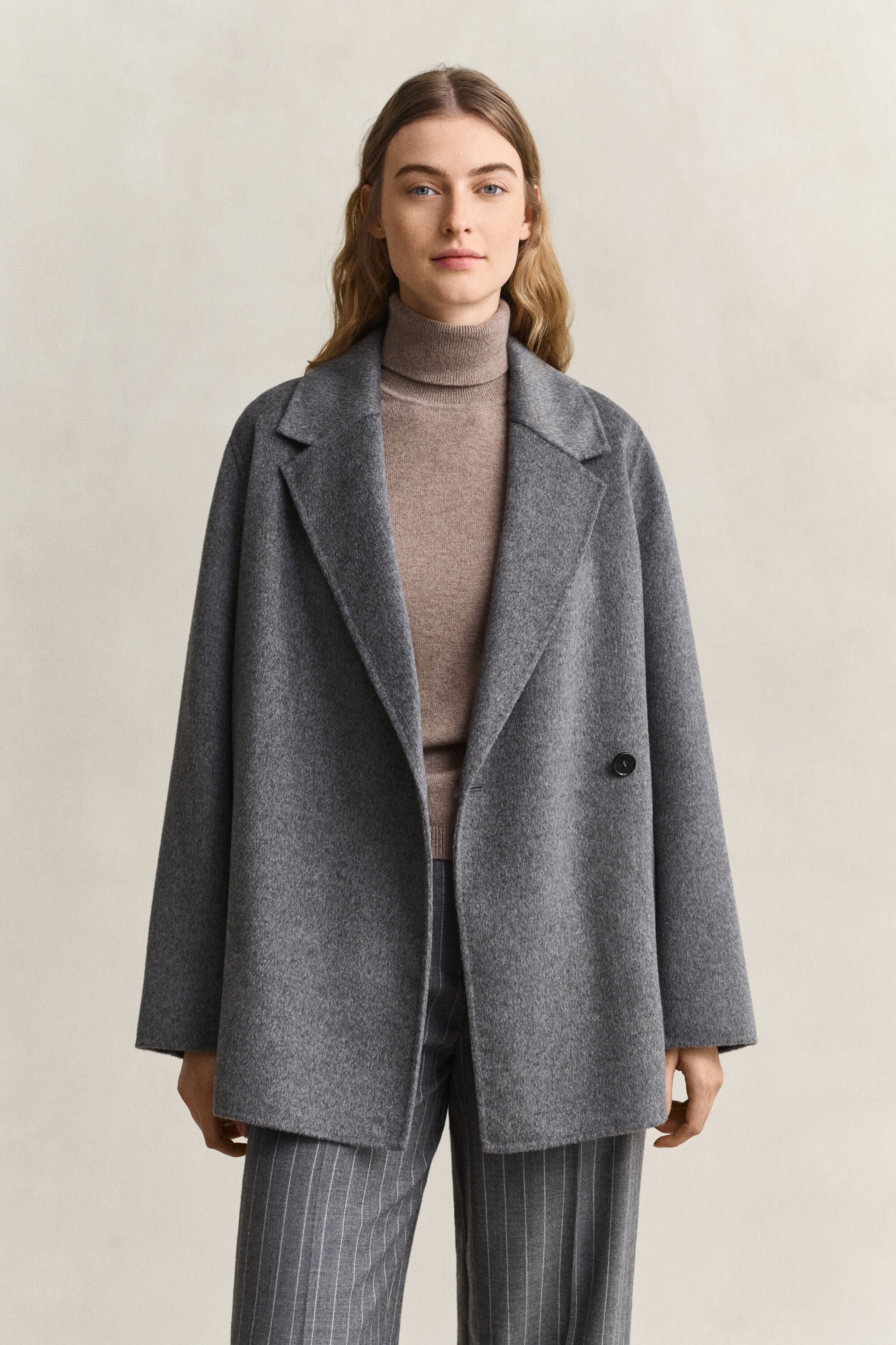 Handgenähte Jacke mit Gürtel