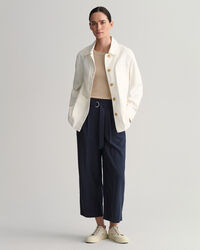 Verk&uuml;rzte Hose mit weitem Bein und G&uuml;rtel