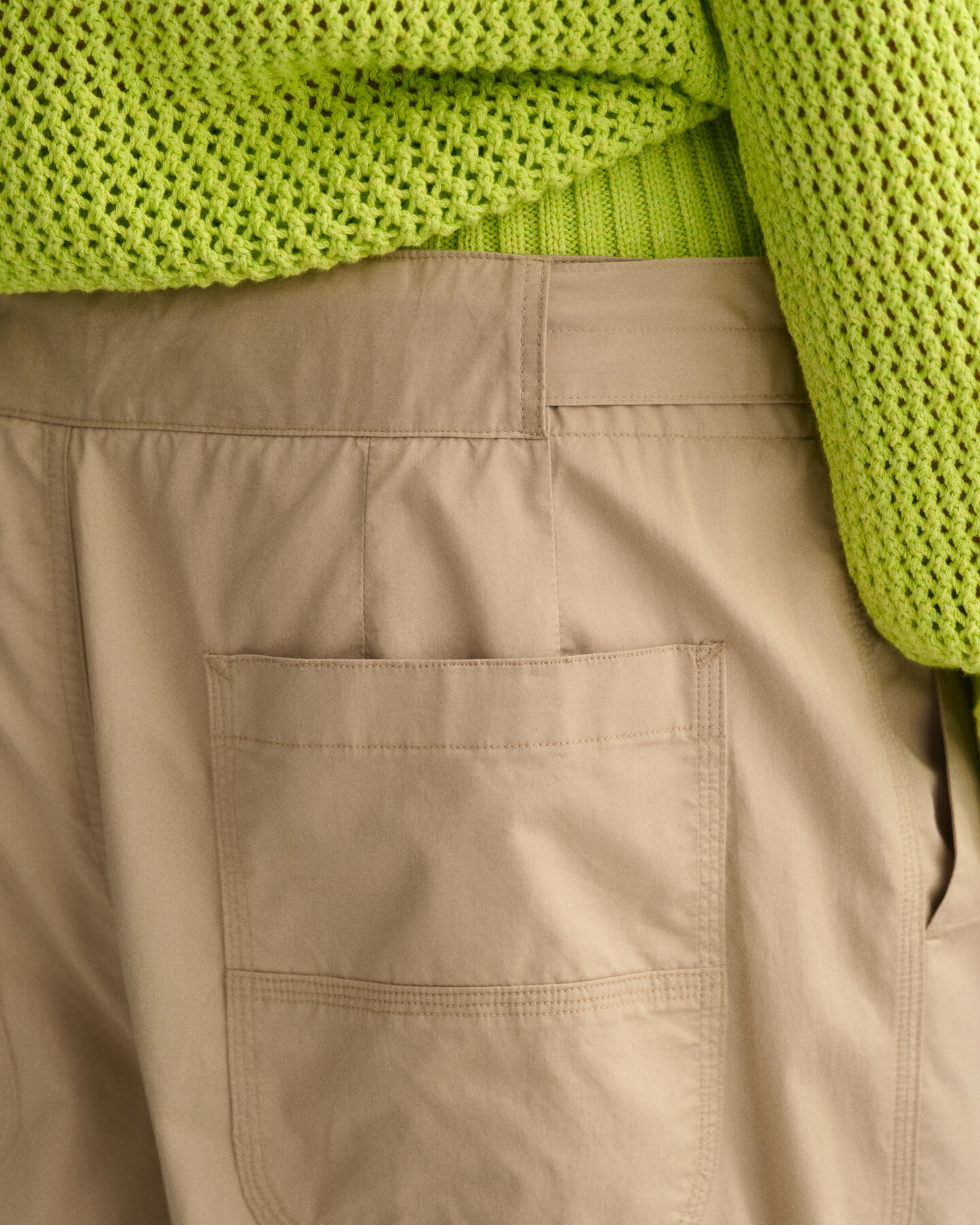 Hose aus Baumwollpopeline mit Gürtel