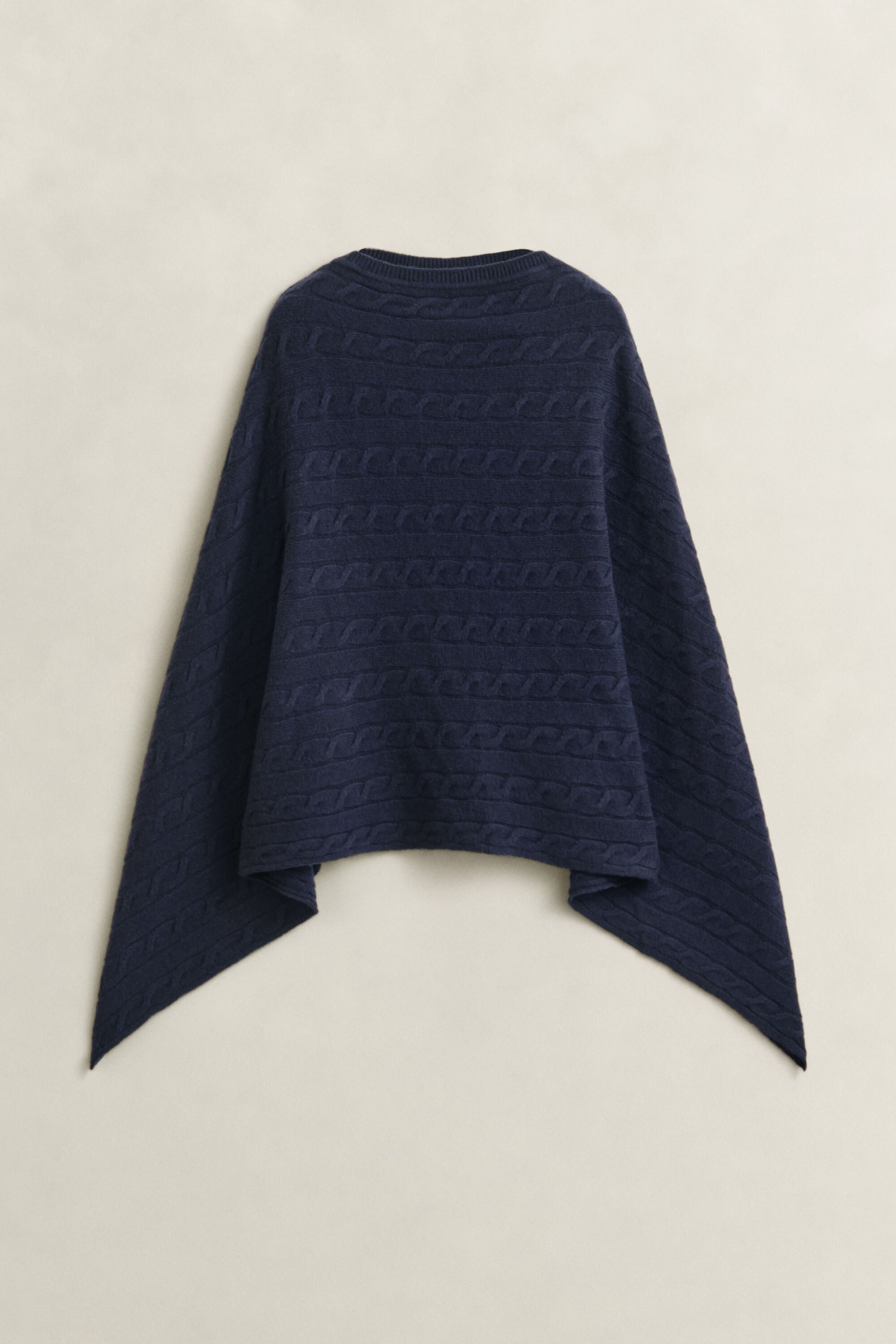 Zopfstrick Poncho aus Wolle