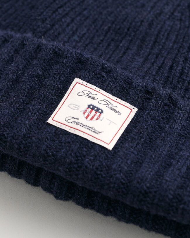 Beanie und Schal im Geschenkset