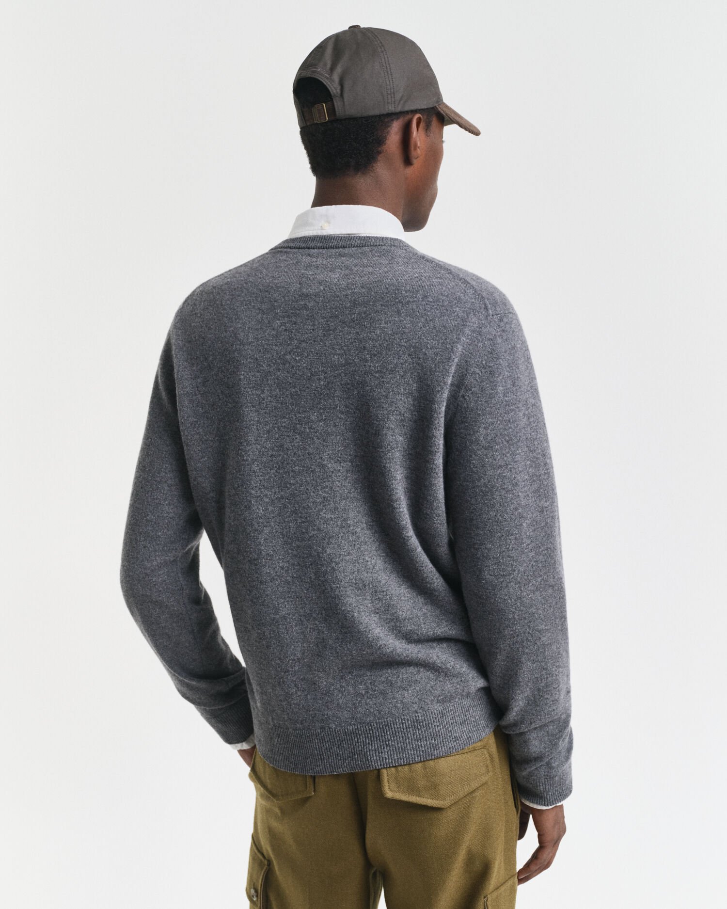 Superfine Lambswool V-Neck Pullover