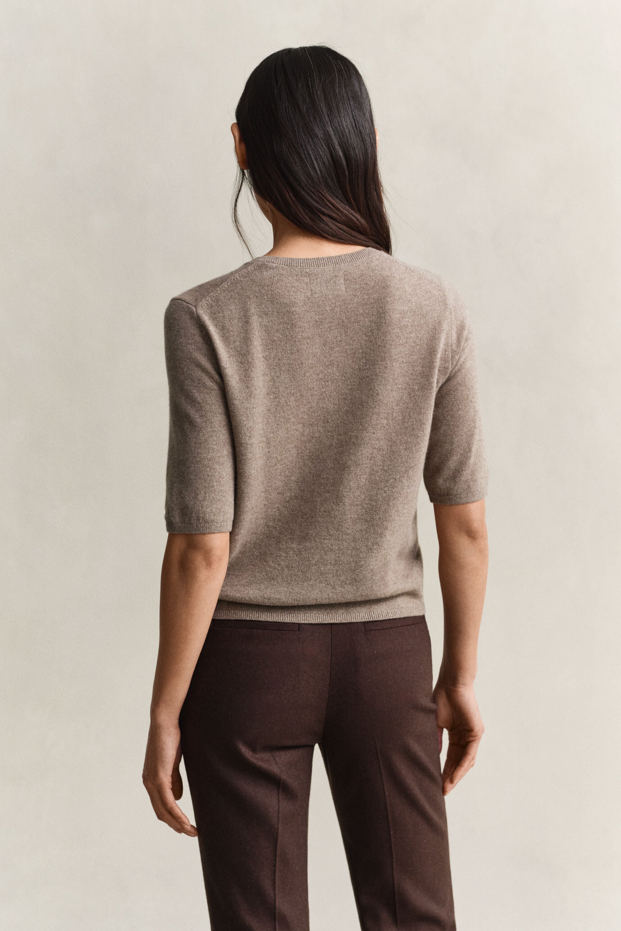Kurzärmlige Strickjacke mit Kaschmiranteil