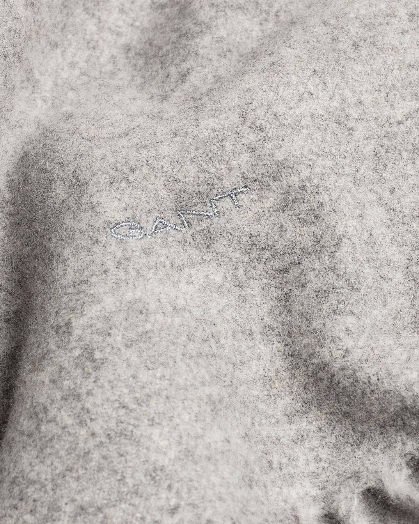 Einfarbiger Wollschal