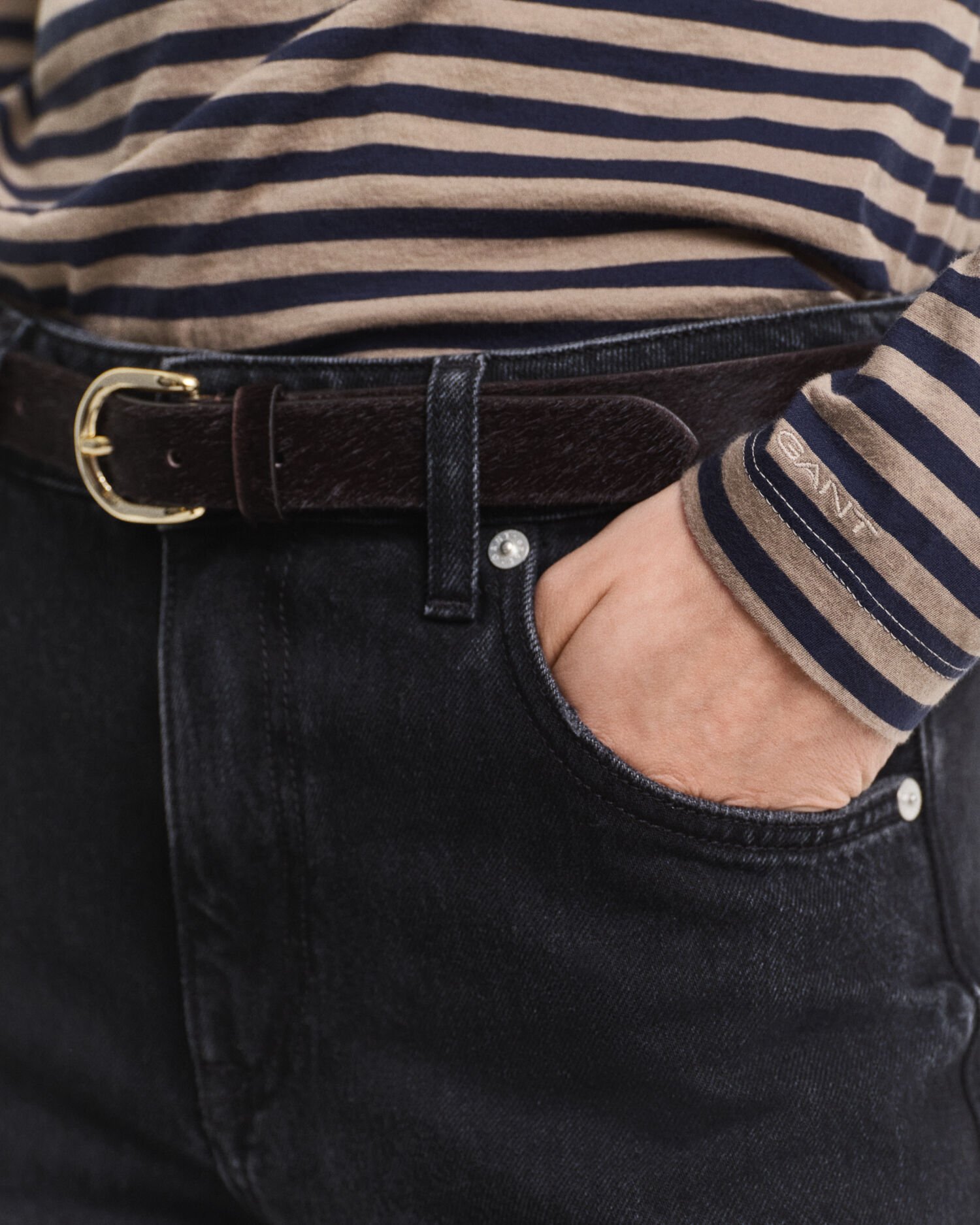 Leichter Rollkragenpullover aus Baumwolle mit Streifen