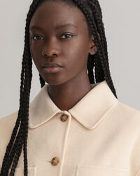 Handbestickte Hemdjacke