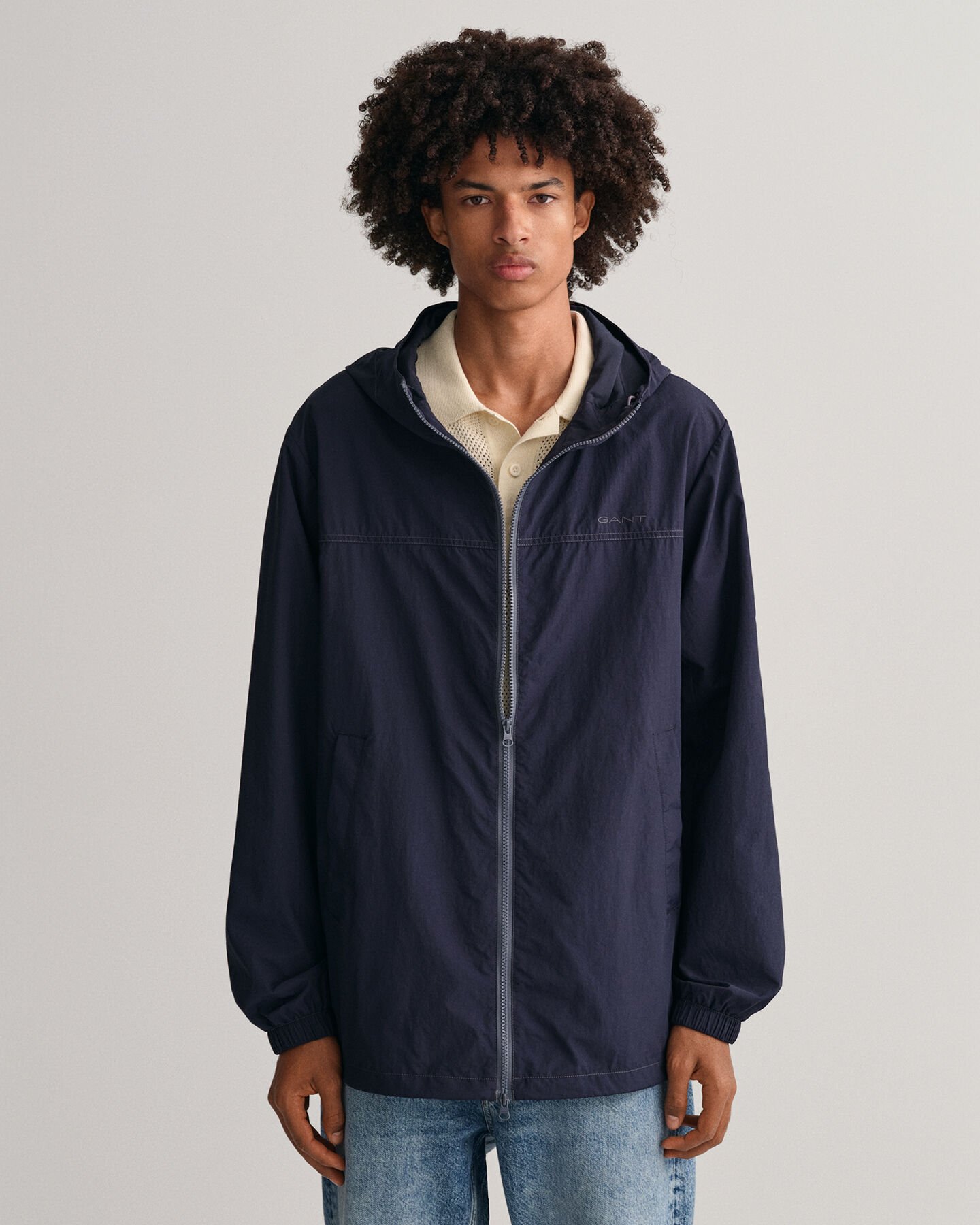 Leichte Kapuzenjacke