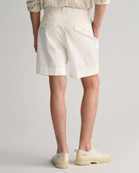 Twill-Chinoshorts mit Bundfalten