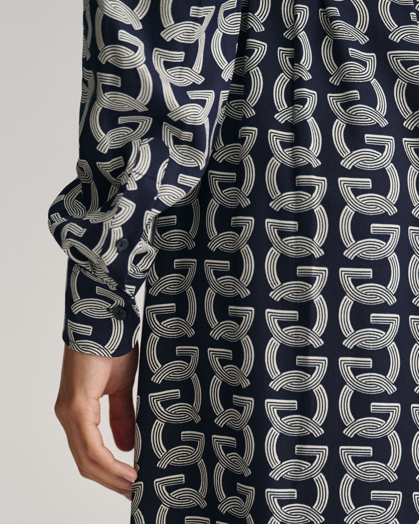 G Patterned Hendblusenkleid