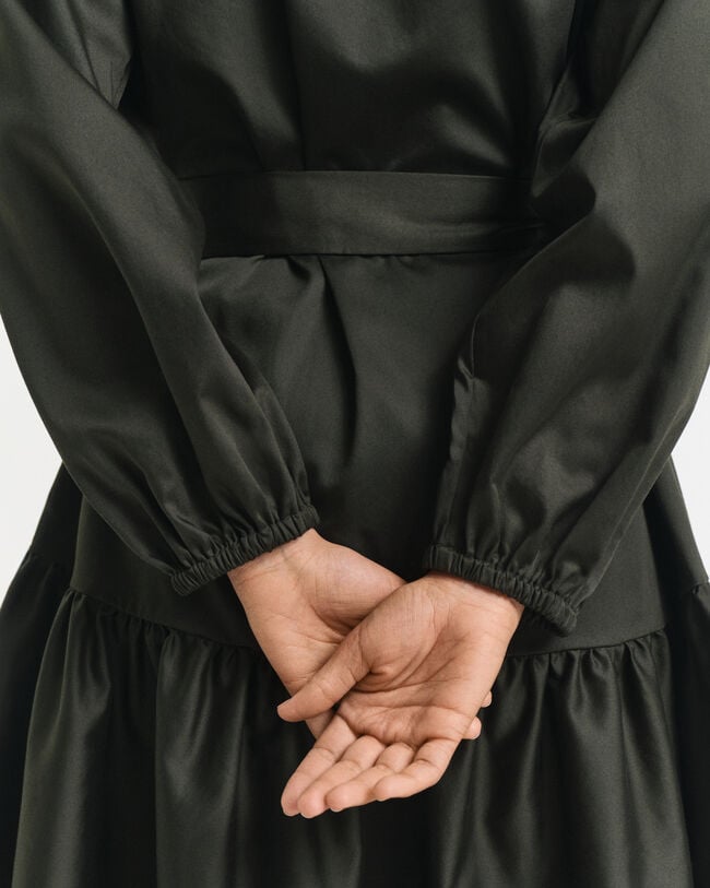 Langärmeliges Kleid aus Baumwollsatin