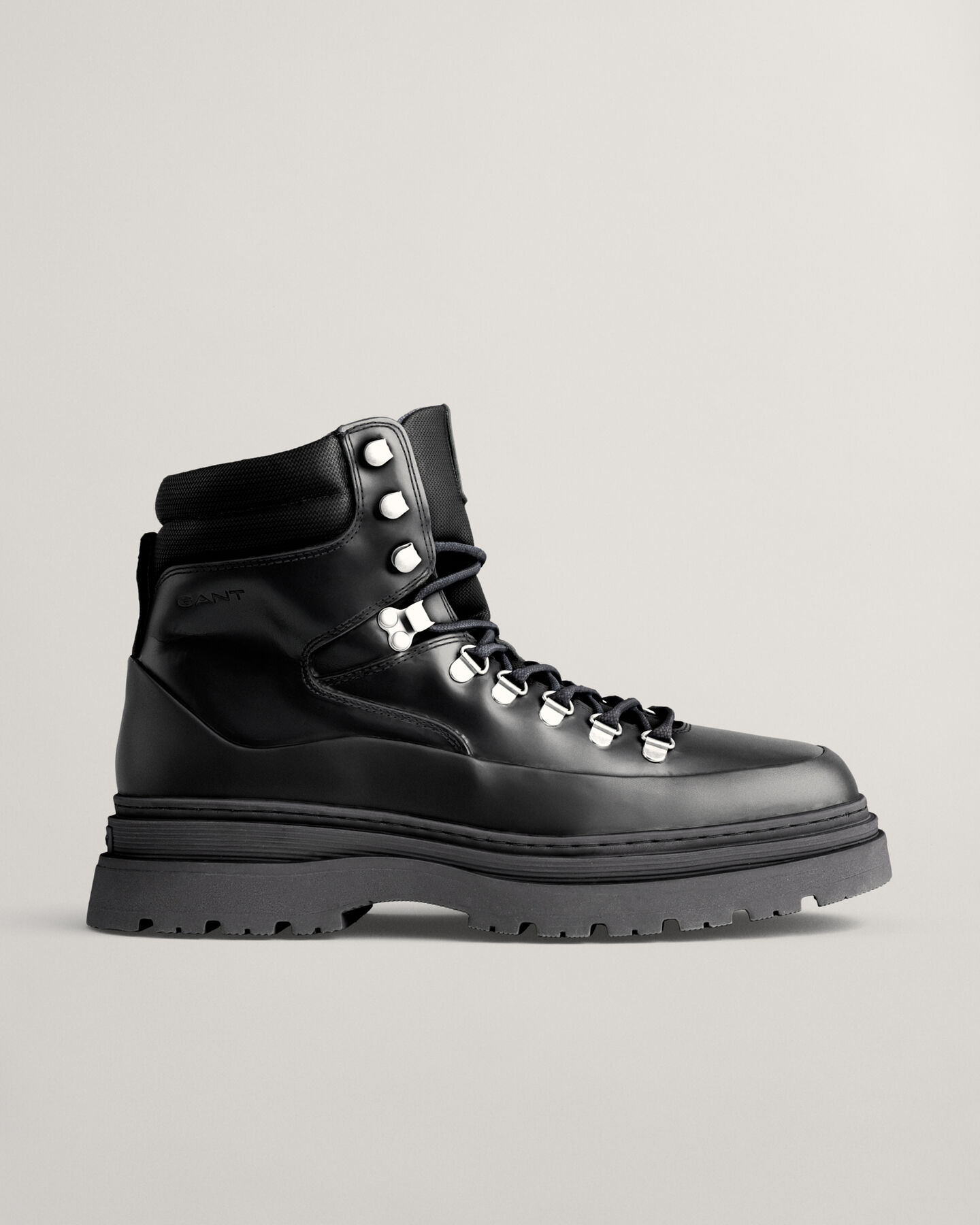 Mittelhoher Rockdor Stiefel