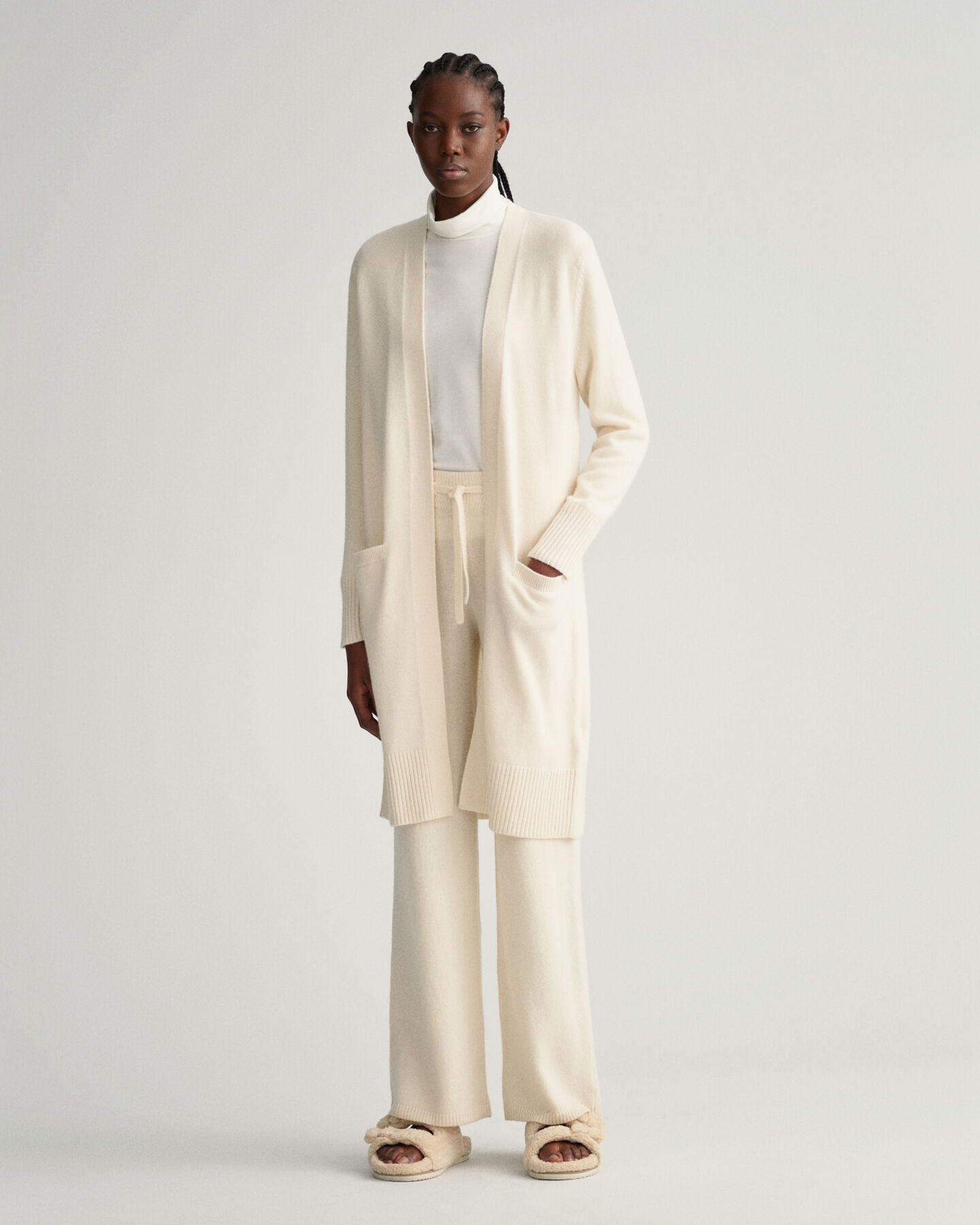 Lange Wollstrickjacke