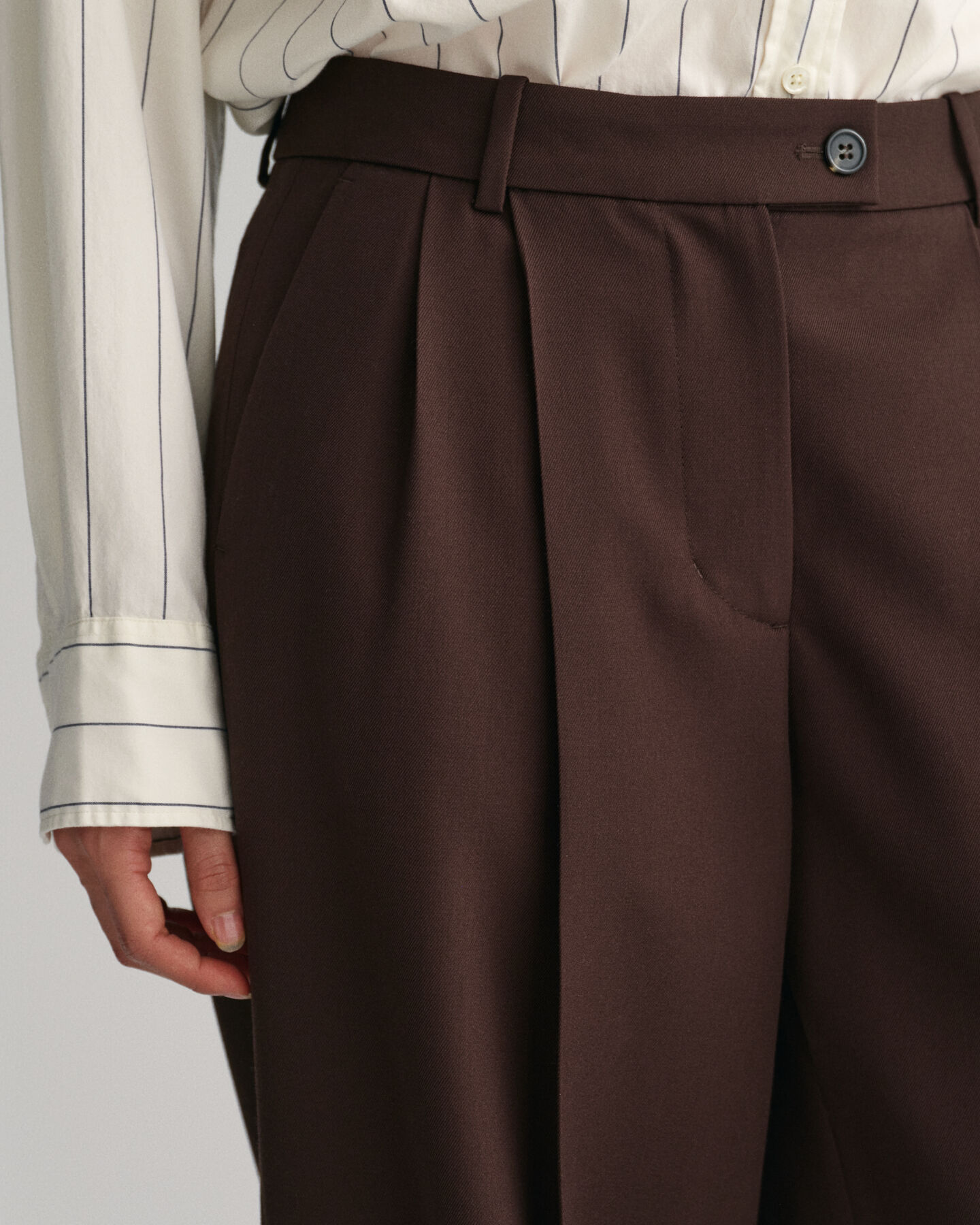 Relaxed Fit Wollhose mit schmal zulaufendem Bein