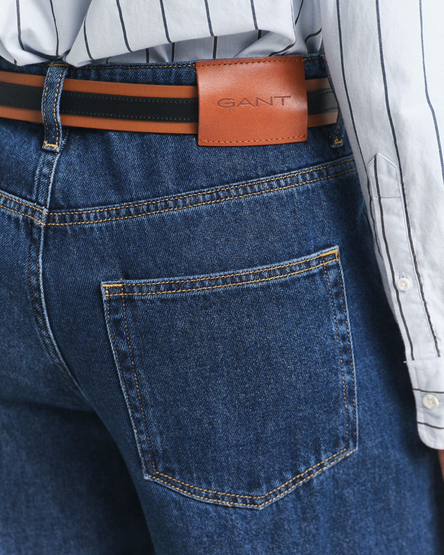 Jeans mit niedrigem Bund und weitem Bein