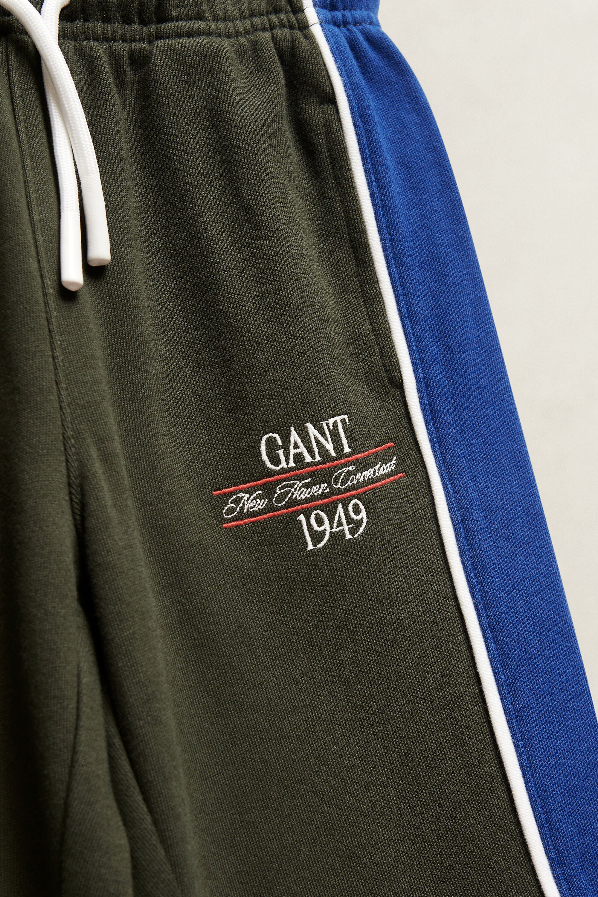 Boys Set mit Sweatshirt mit Reißverschlusskragen und Sweathose