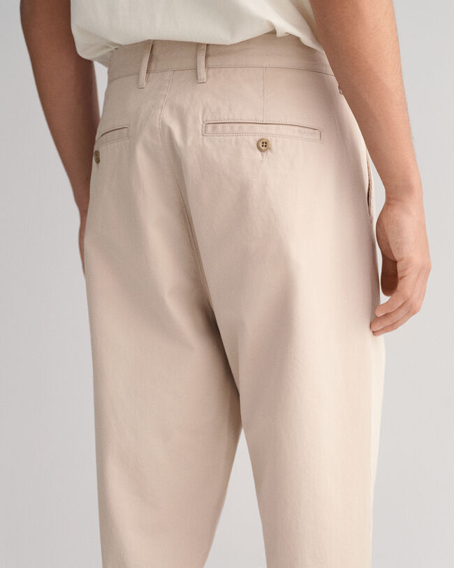Slim Fit Twill-Chinohose mit Falten