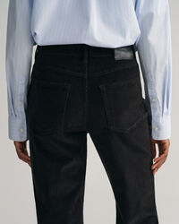 Verk&uuml;rzte Cordjeans mit Schlag