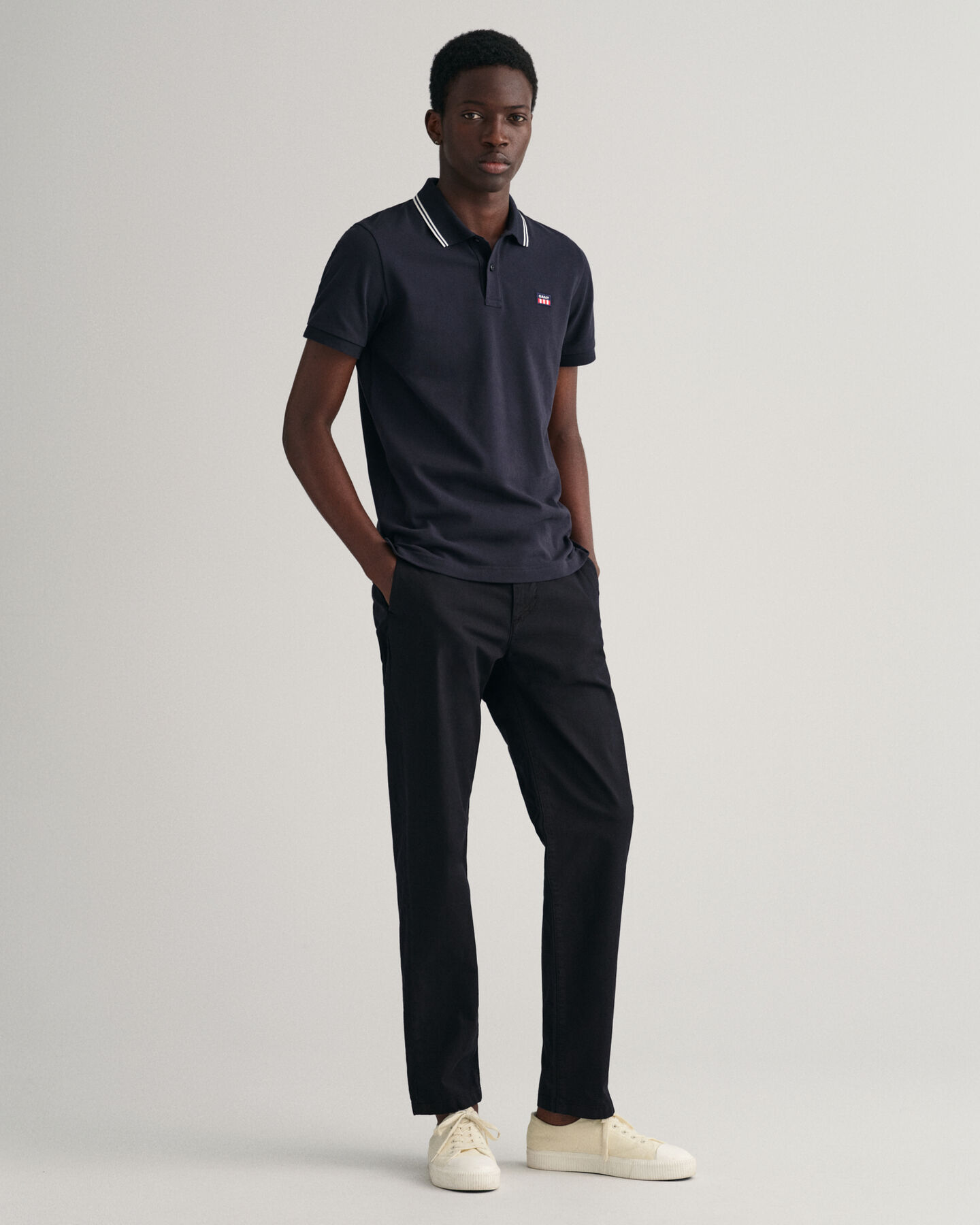 Gestreiftes Piqu&eacute; Poloshirt mit Kontrastkragen