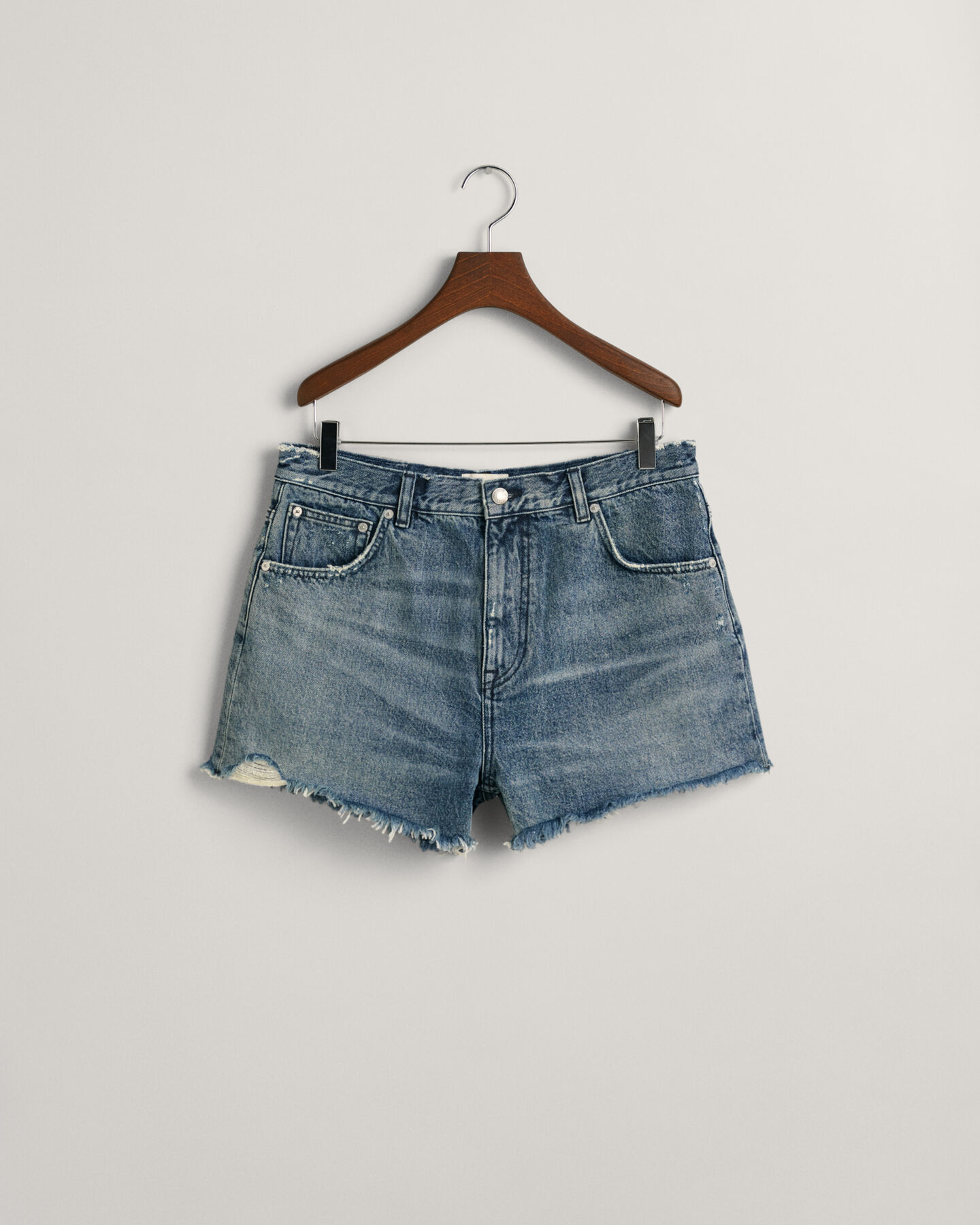 Unvers&auml;umte Jeansshorts