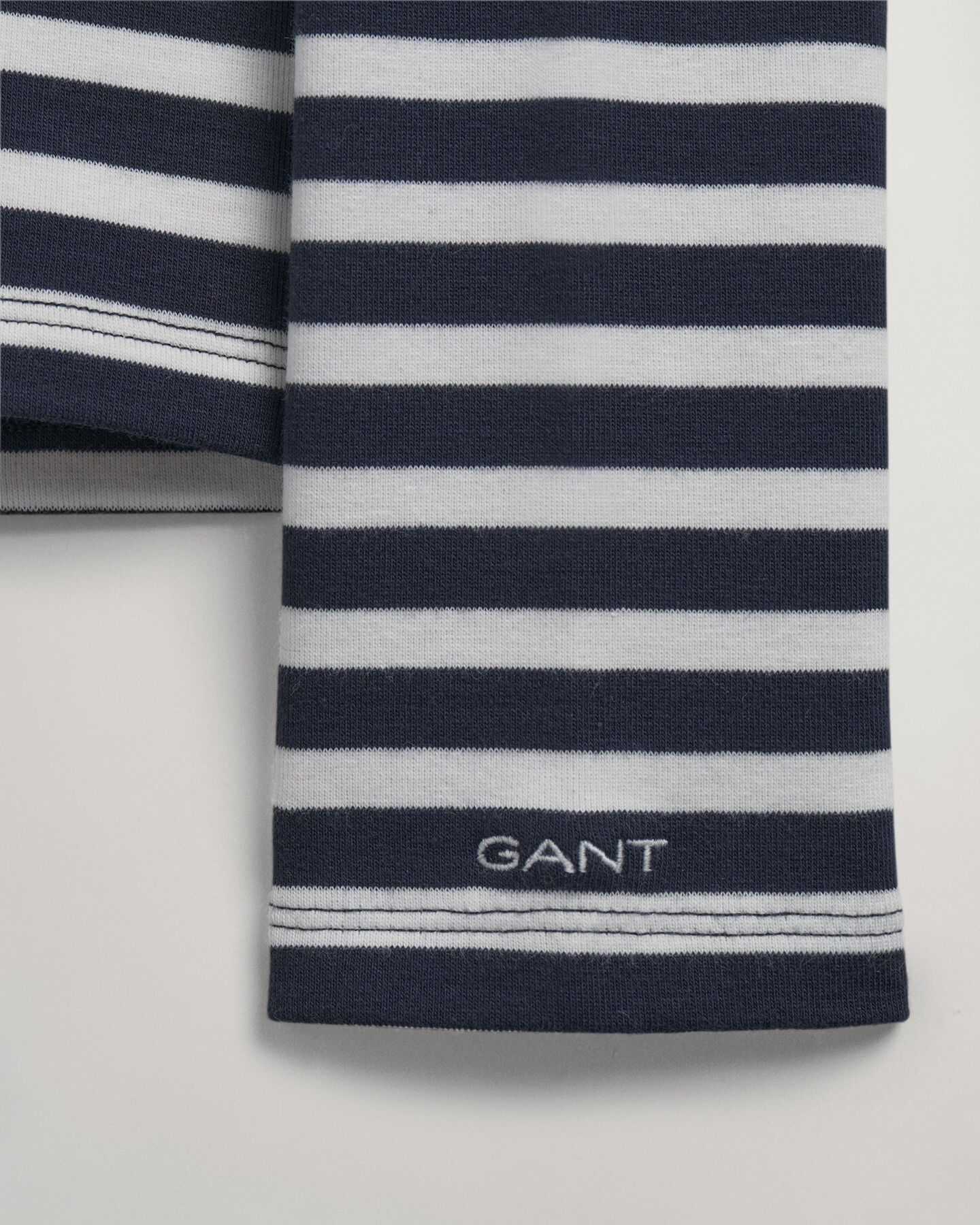 Geripptes Langarm-T-Shirt mit Streifen