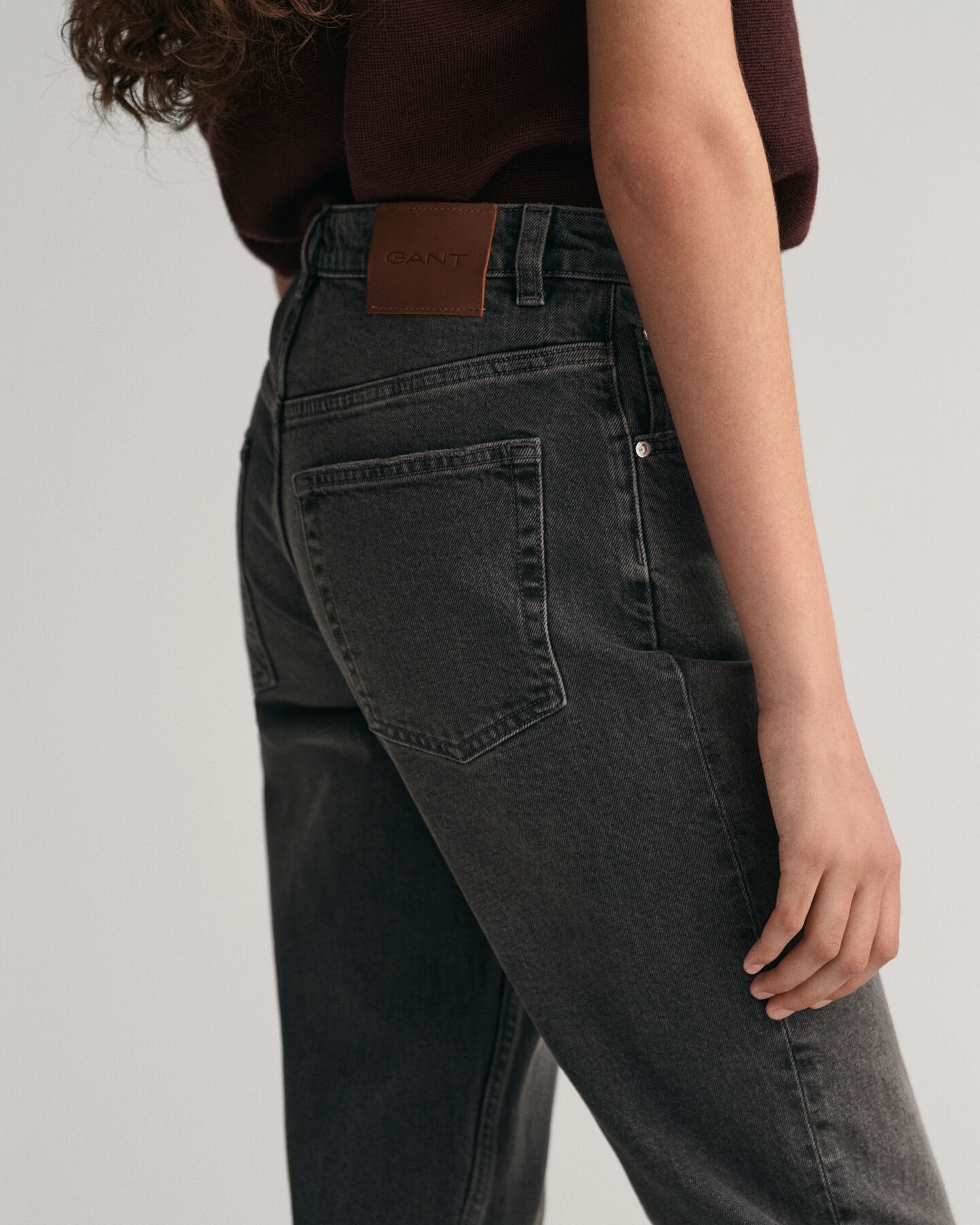 Verkürzte Jeans mit geradem Bein