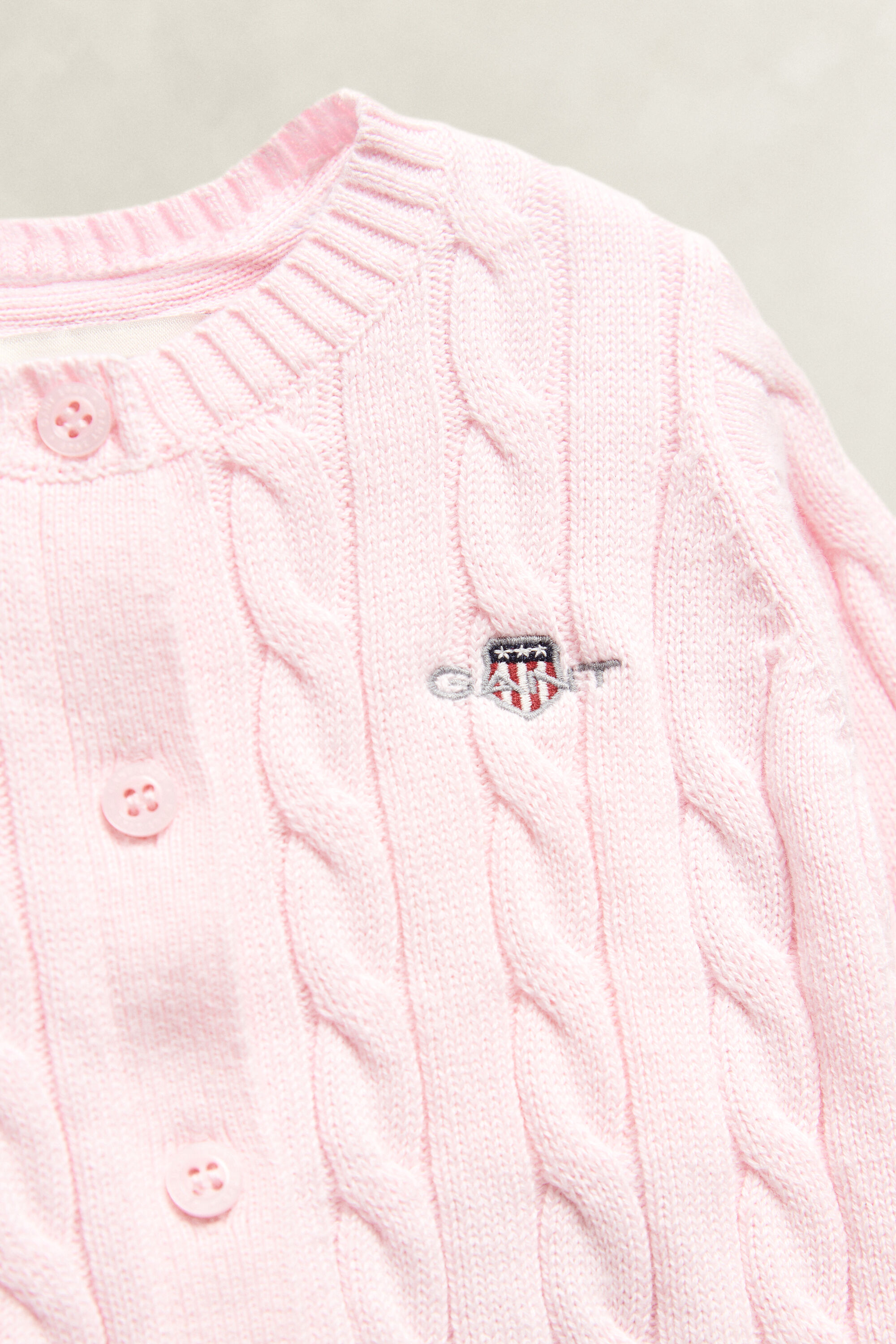 Baby Shield Zopfstrickjacke — LIGHT PINK