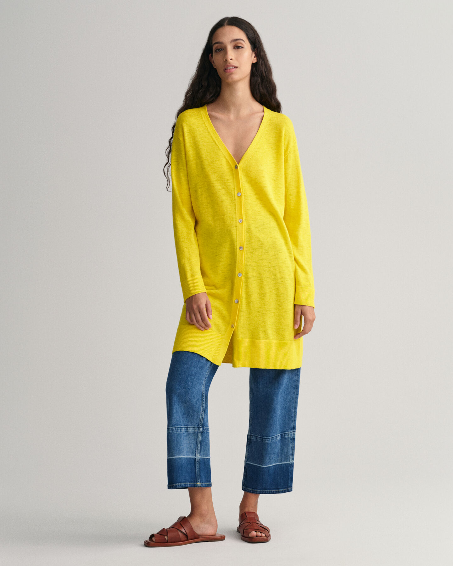 V-Neck Strickjacke aus Leinenmischgewebe