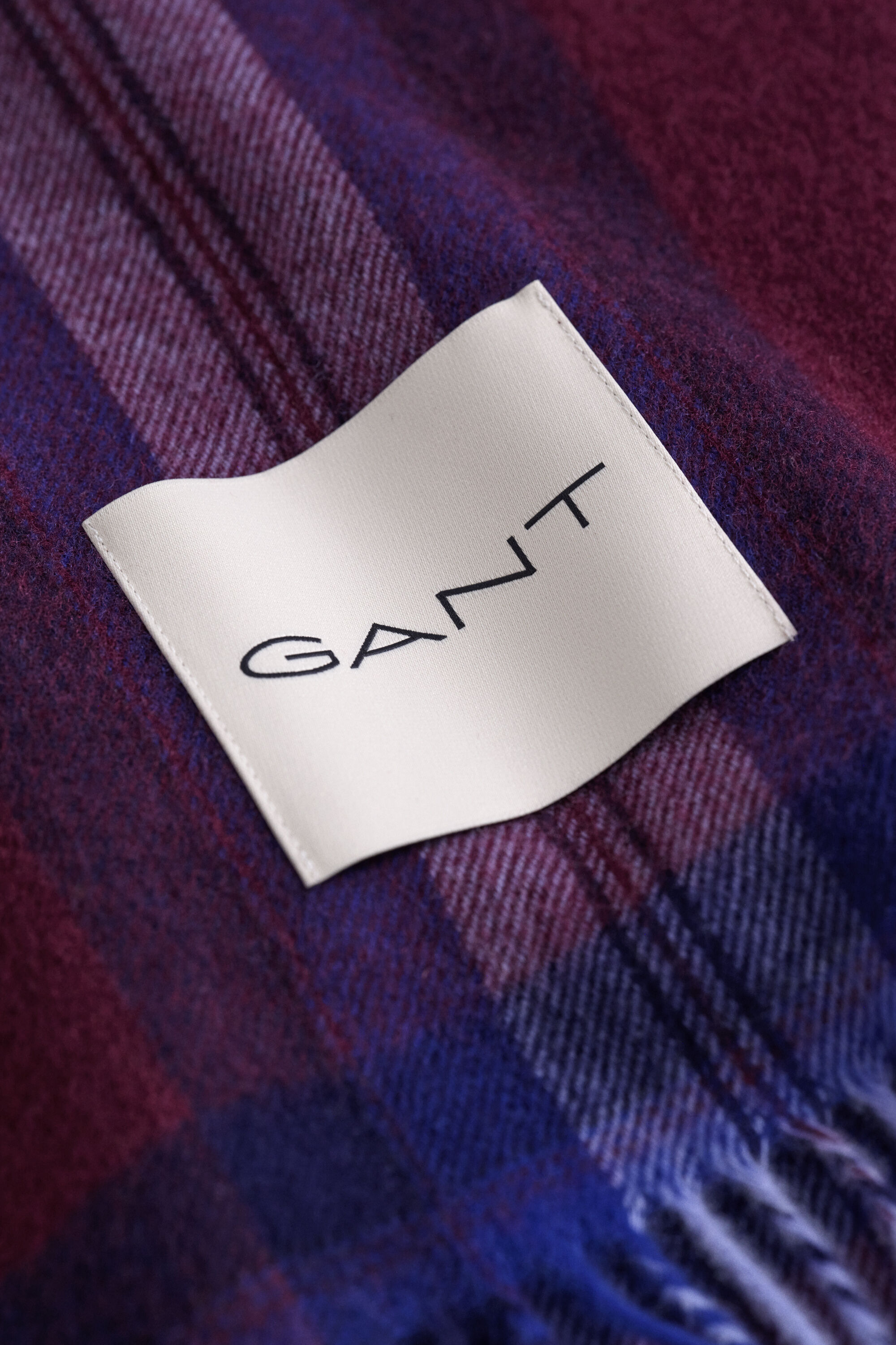 Wollschal mit Tartan-Muster