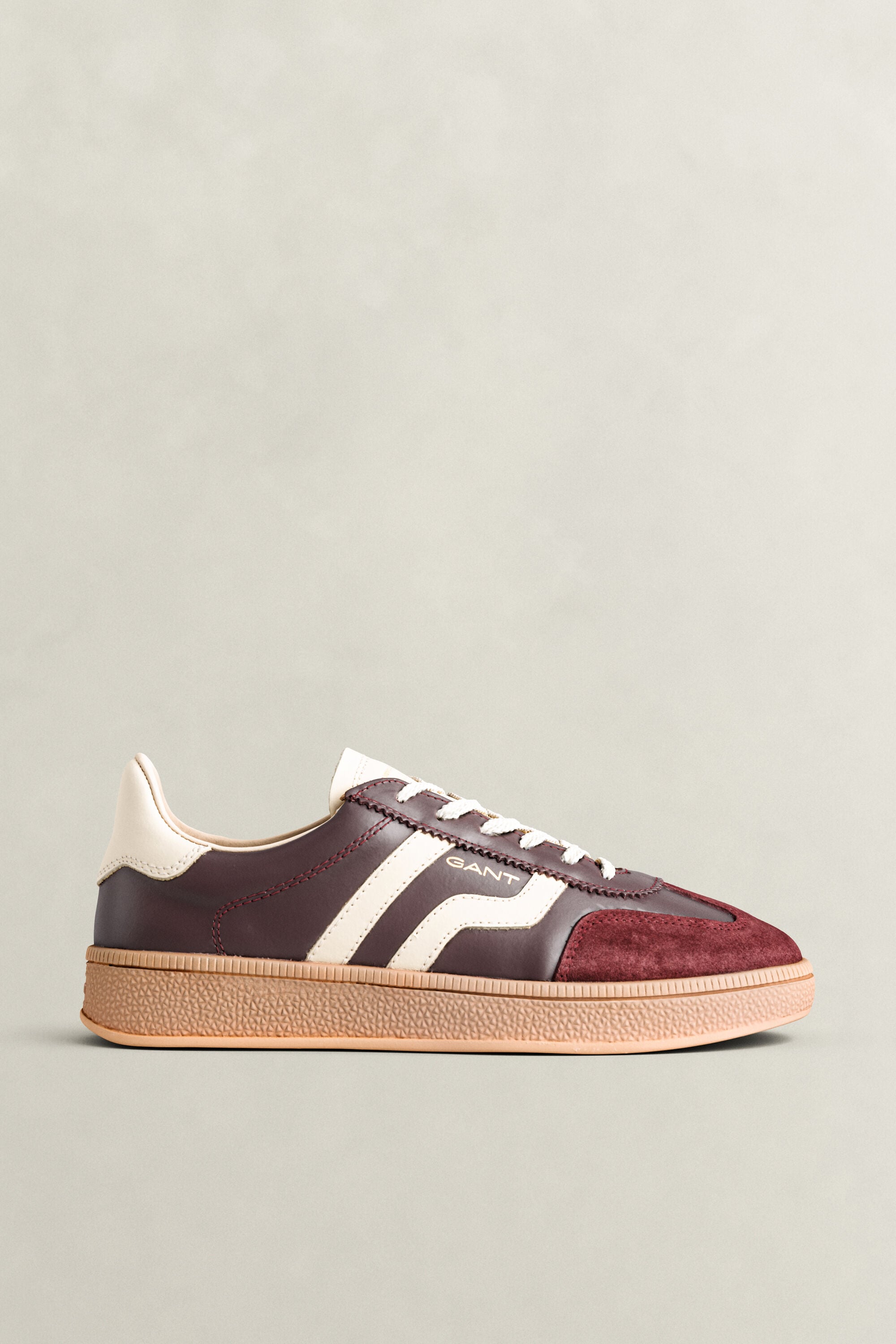 Cuzima Sneaker aus Veloursleder