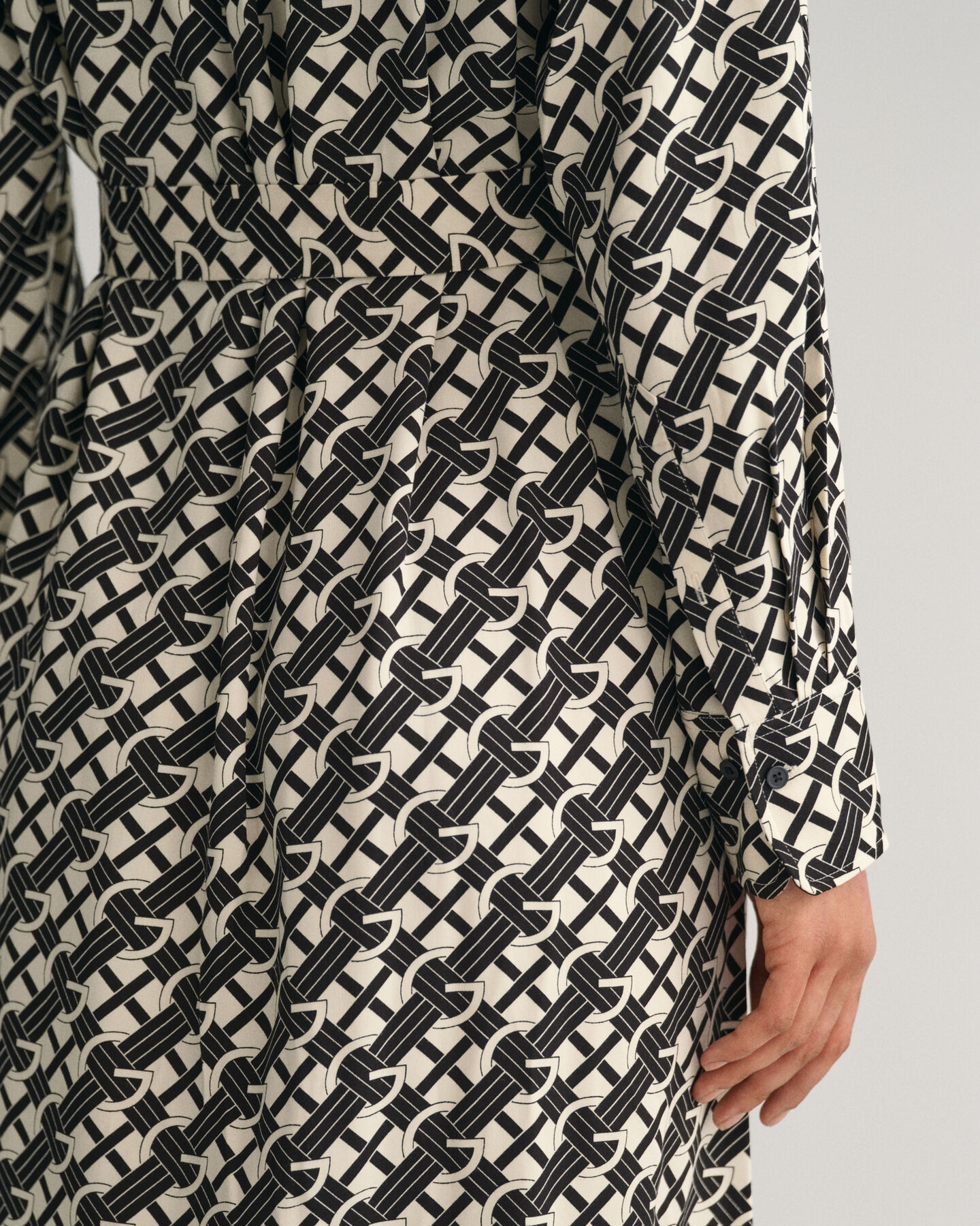 G Patterned Hendblusenkleid