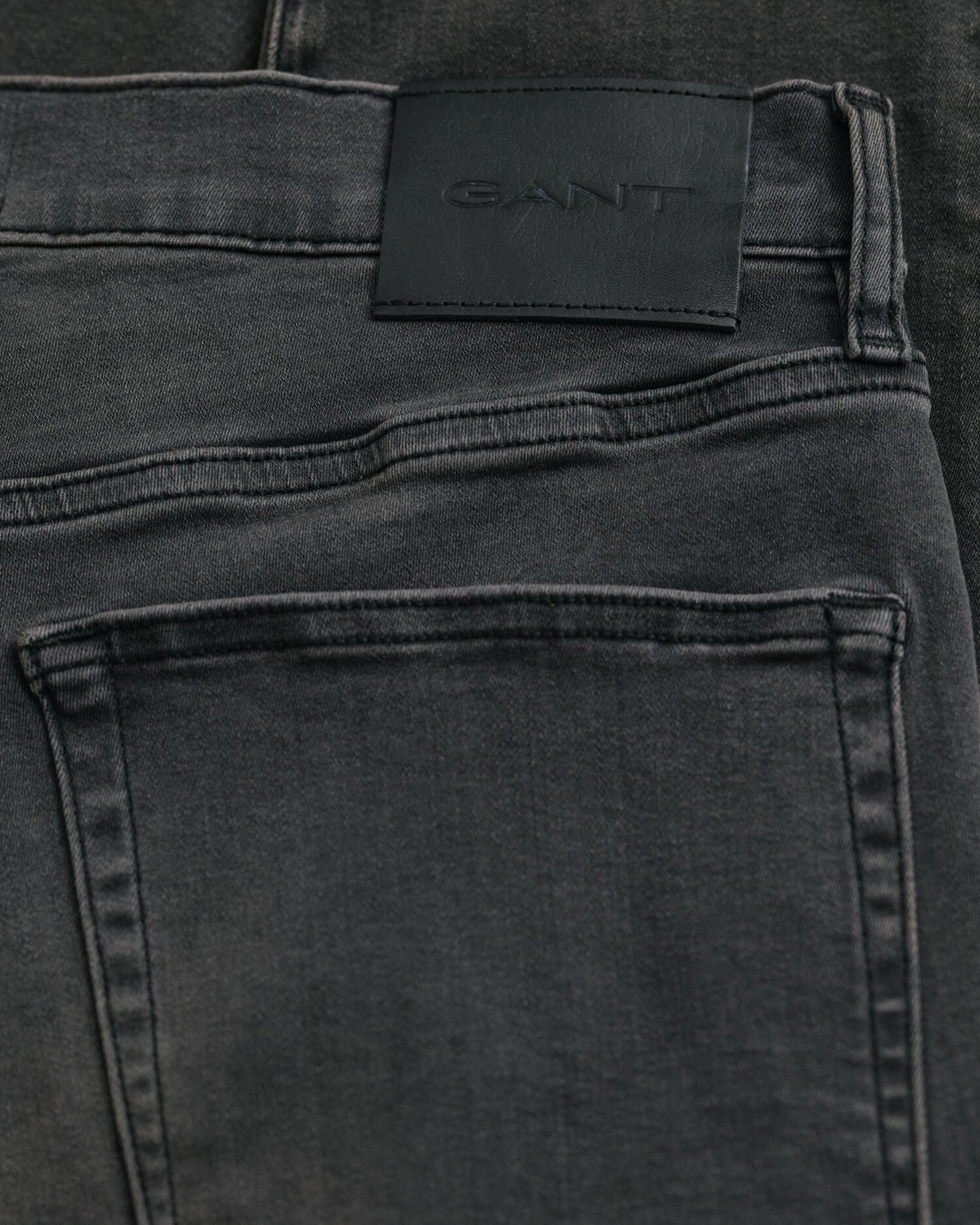 Extra Slim Fit Active Recover Jeans in Schwarz