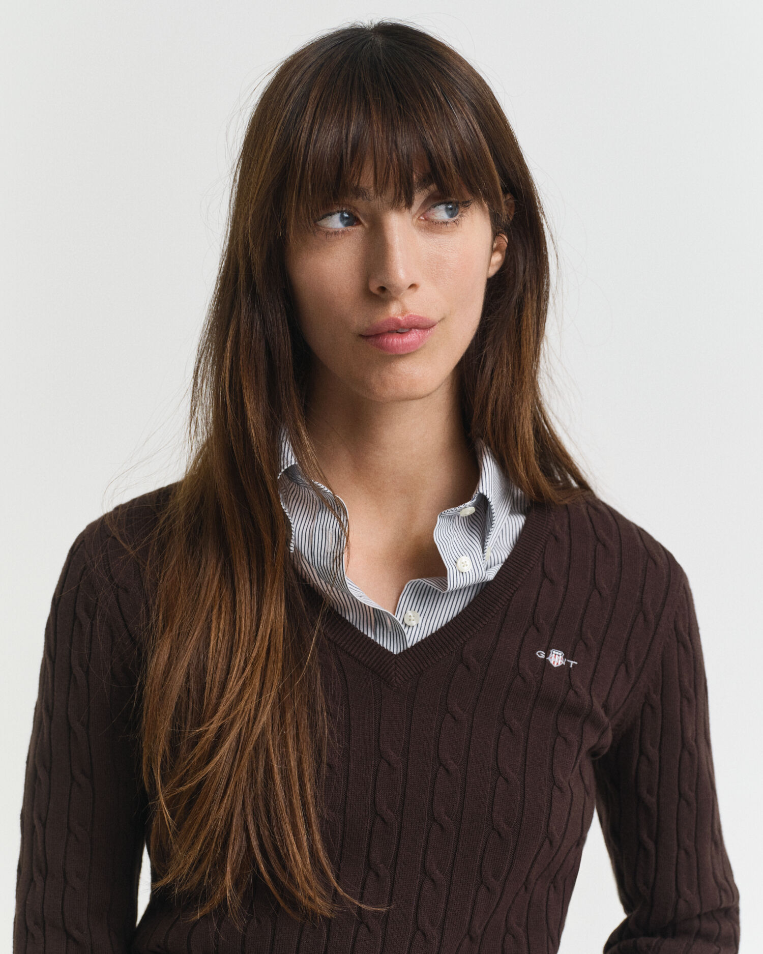 V-Neck Pullover mit Zopfmuster