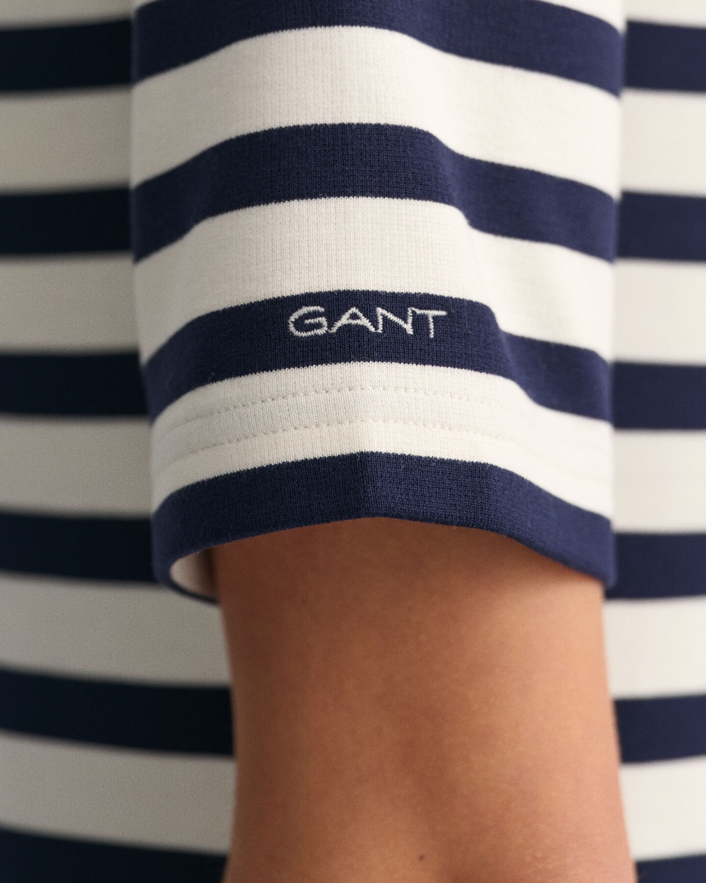 T-Shirt-Kleid mit Streifen