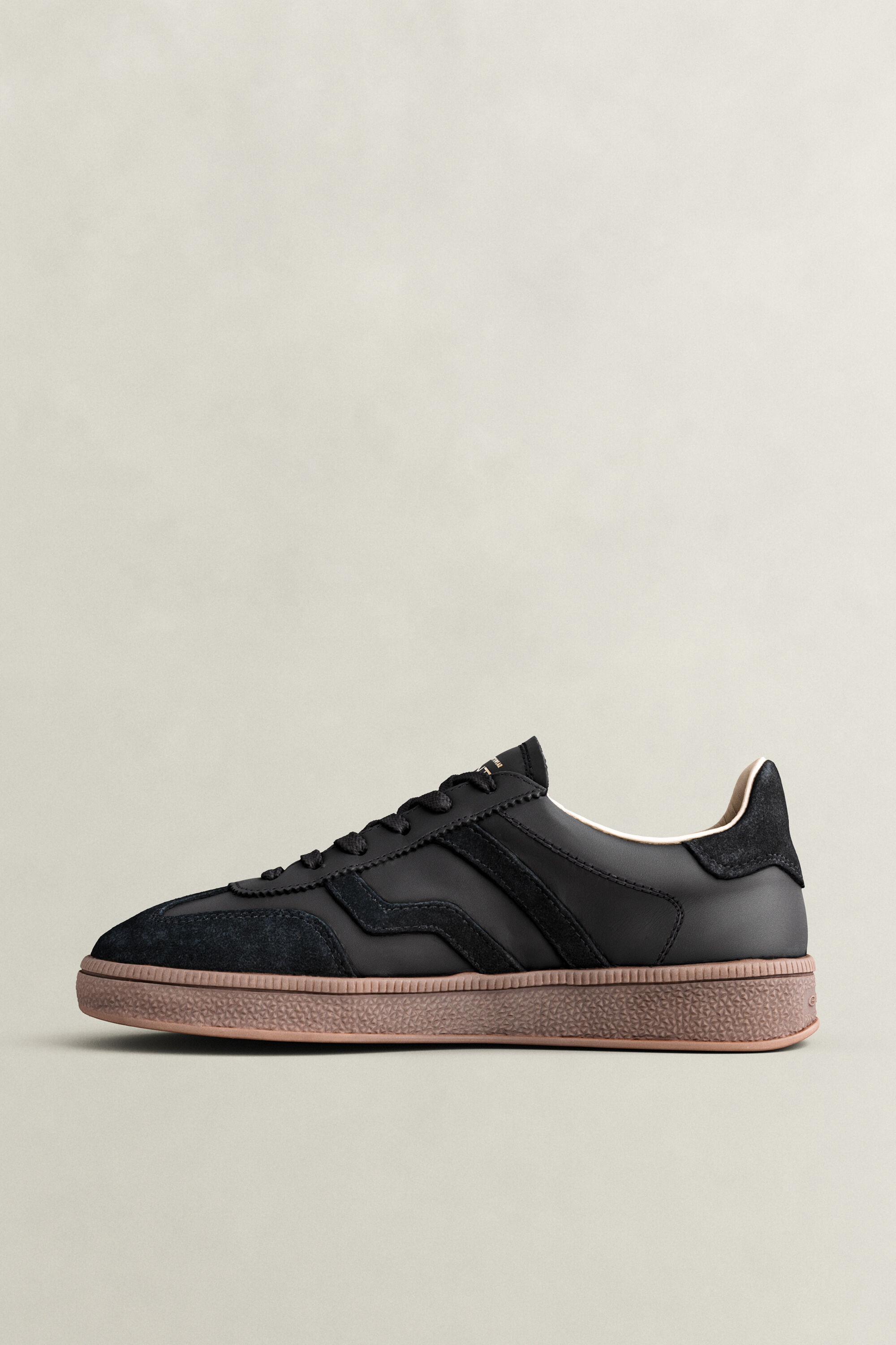 Cuzima Sneaker aus Veloursleder