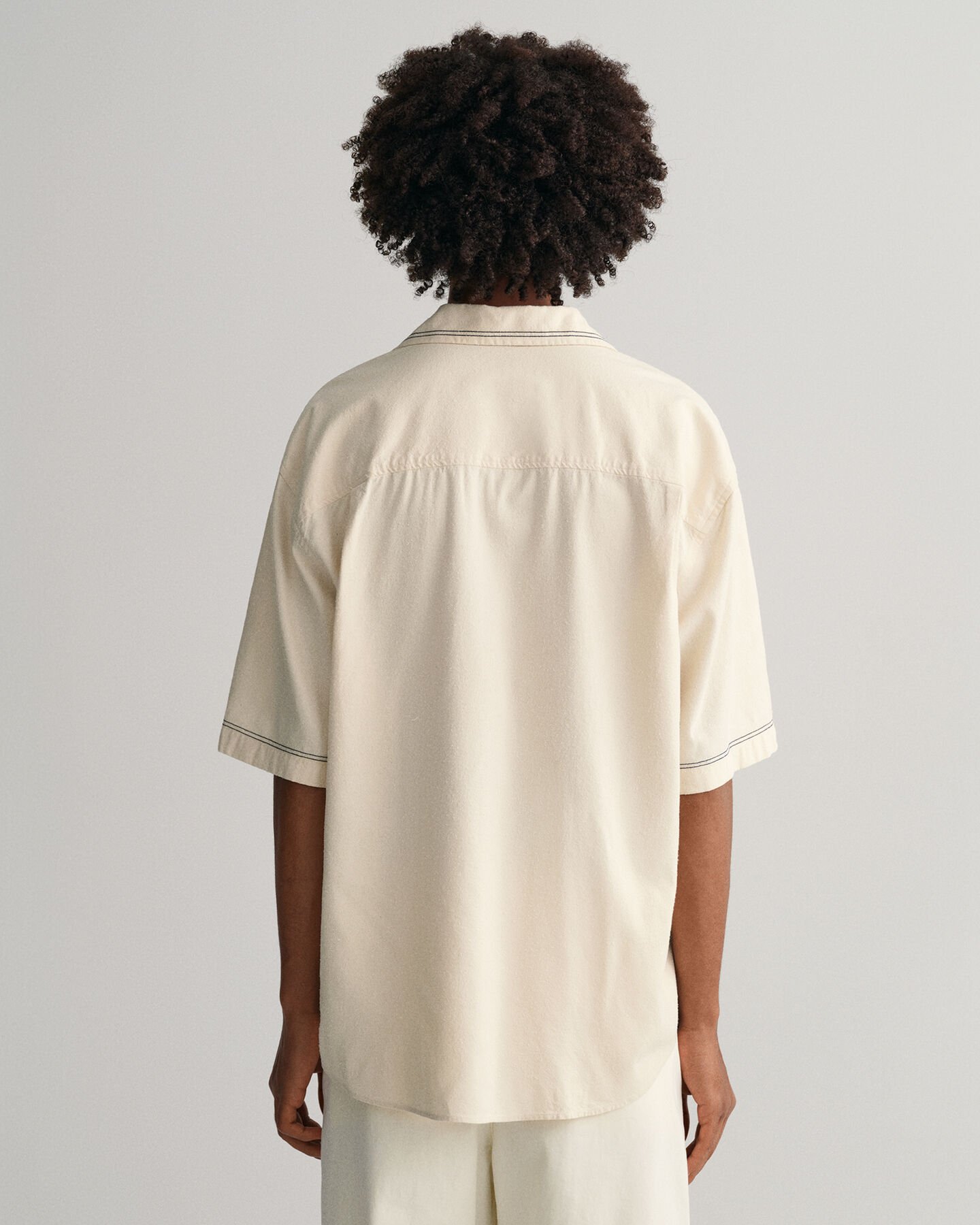 Oversized Kurzarmhemd mit Stickerei