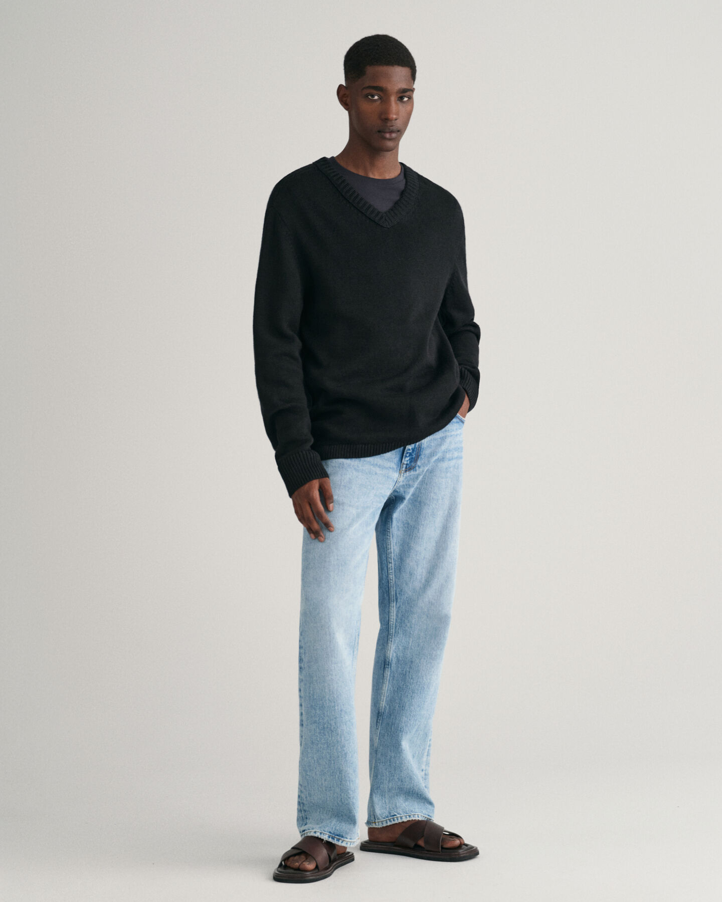 V-Neck Pullover aus Leinenmischgewebe