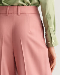 Hose mit Bundfalten und weitem Bein