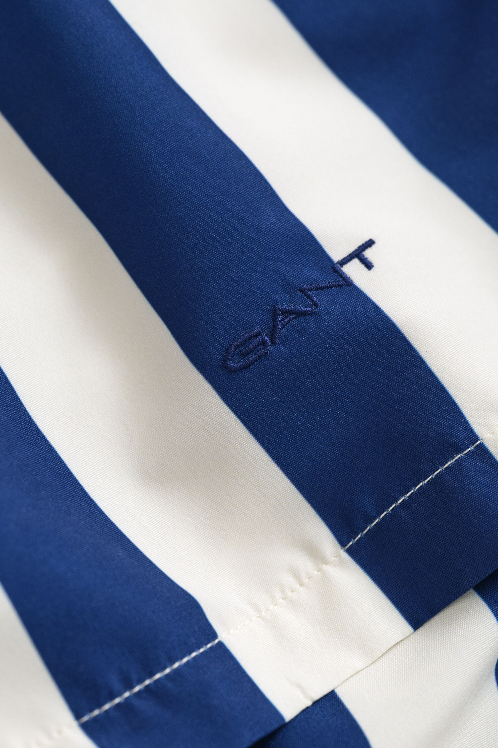 Badeshorts mit Blockstreifen